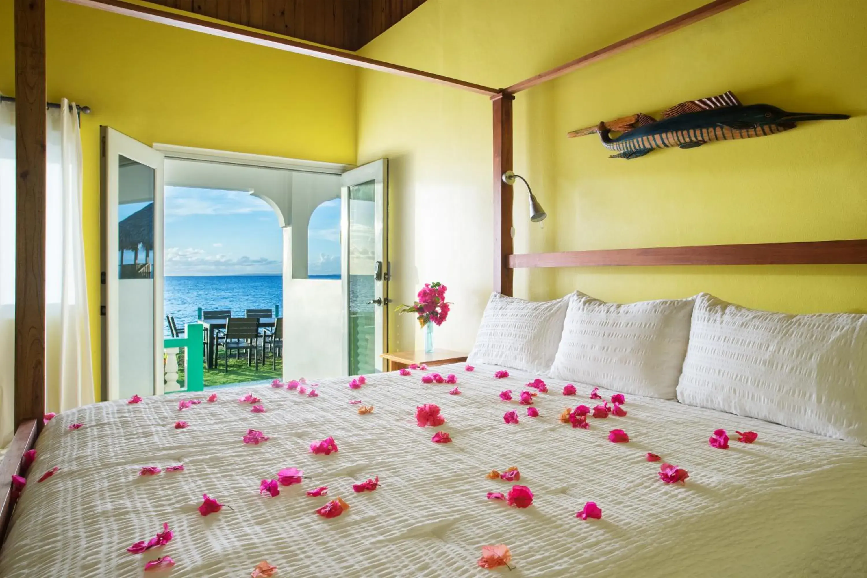 Deluxe Double Room with Sea View in Luna Sea Inn Deluxe Double Room with Sea View in Luna Sea Inn