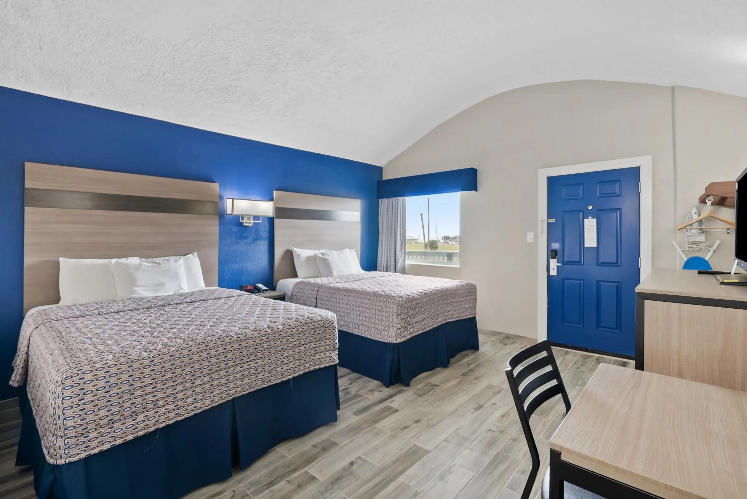 Bed in Blue Wave Inn