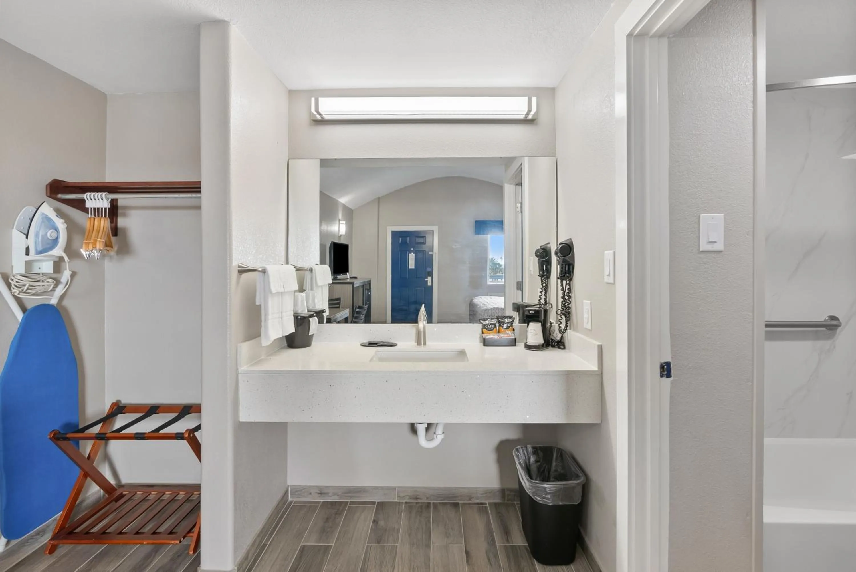 Bathroom in Blue Wave Inn