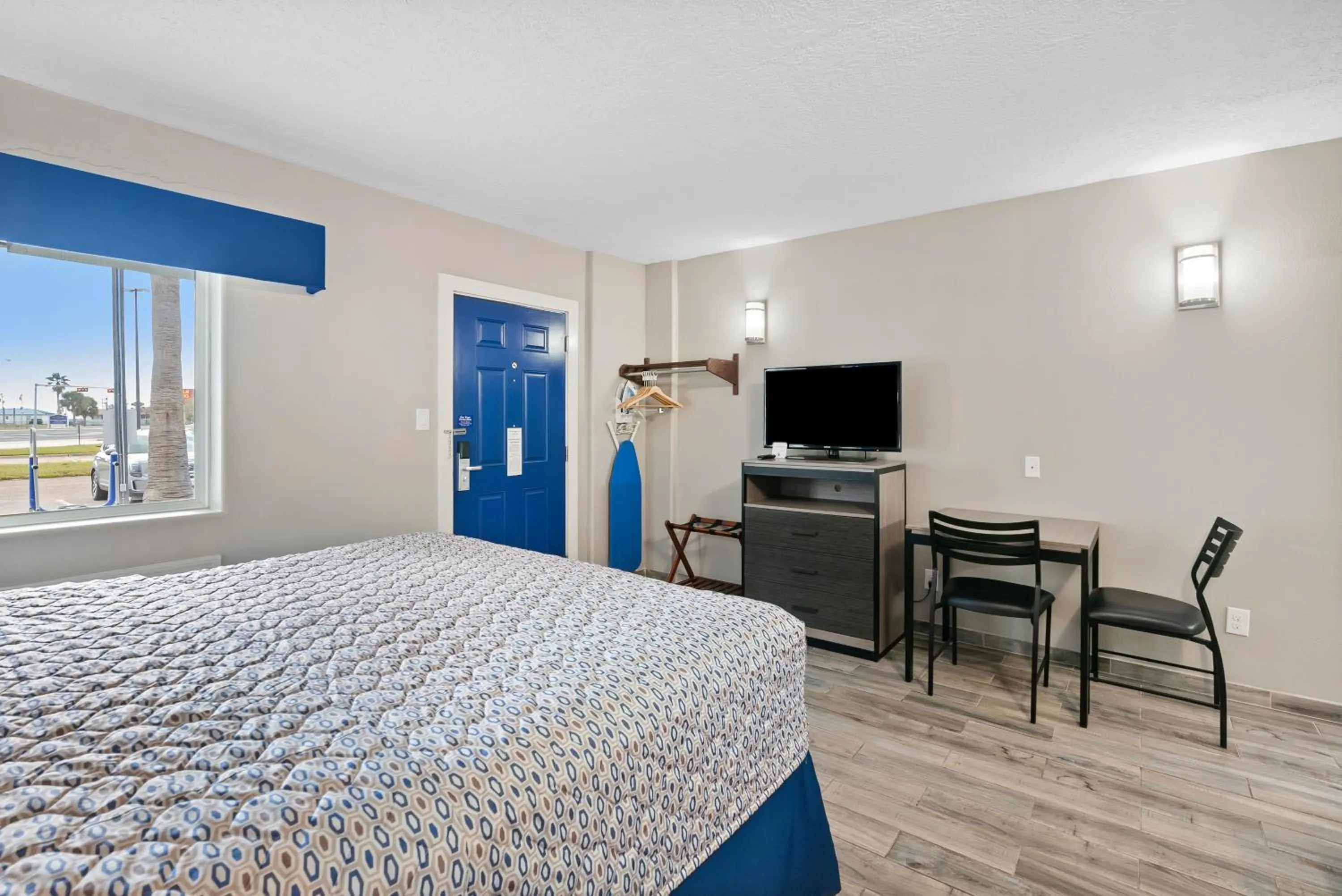 Bed in Blue Wave Inn