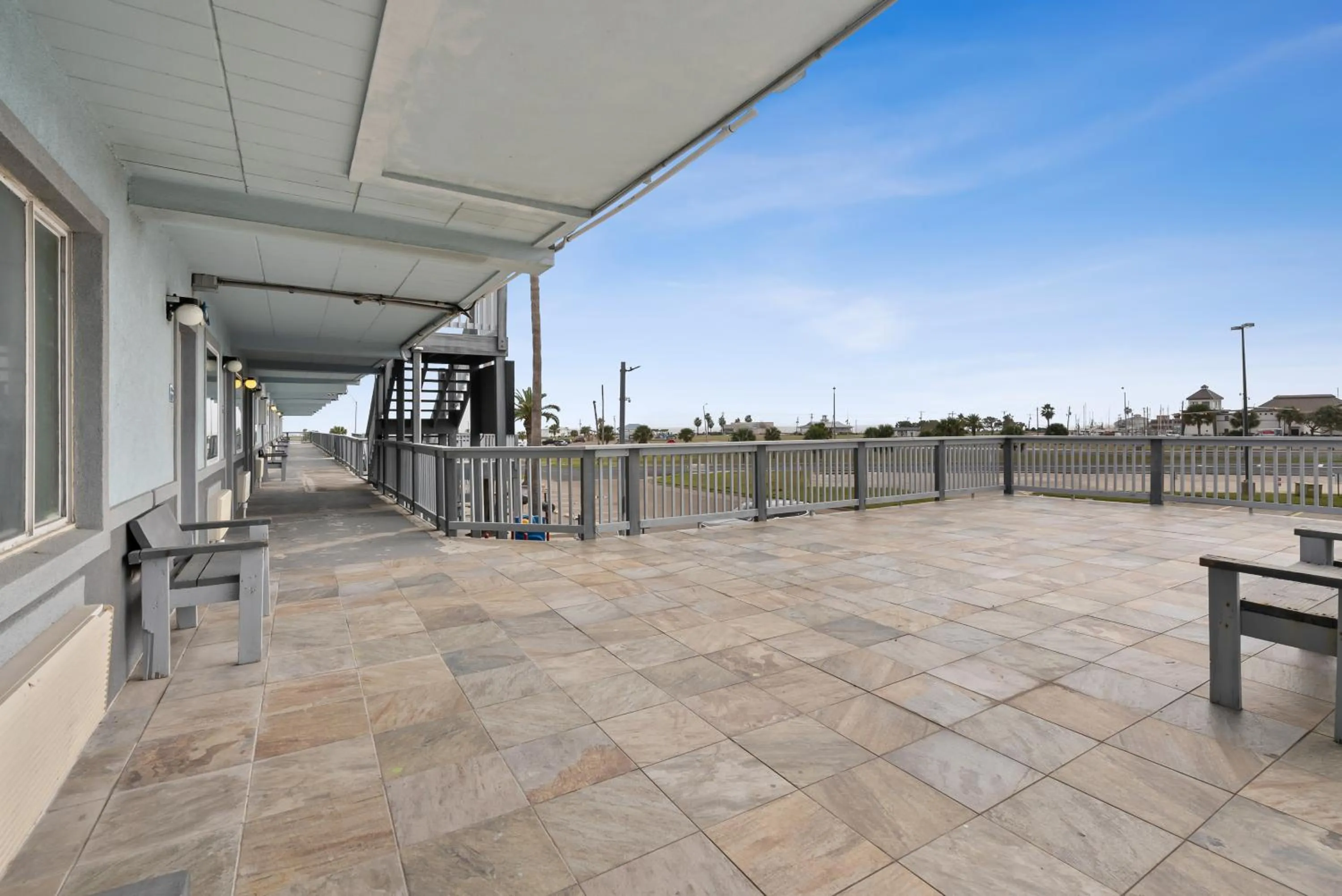 Patio in Blue Wave Inn
