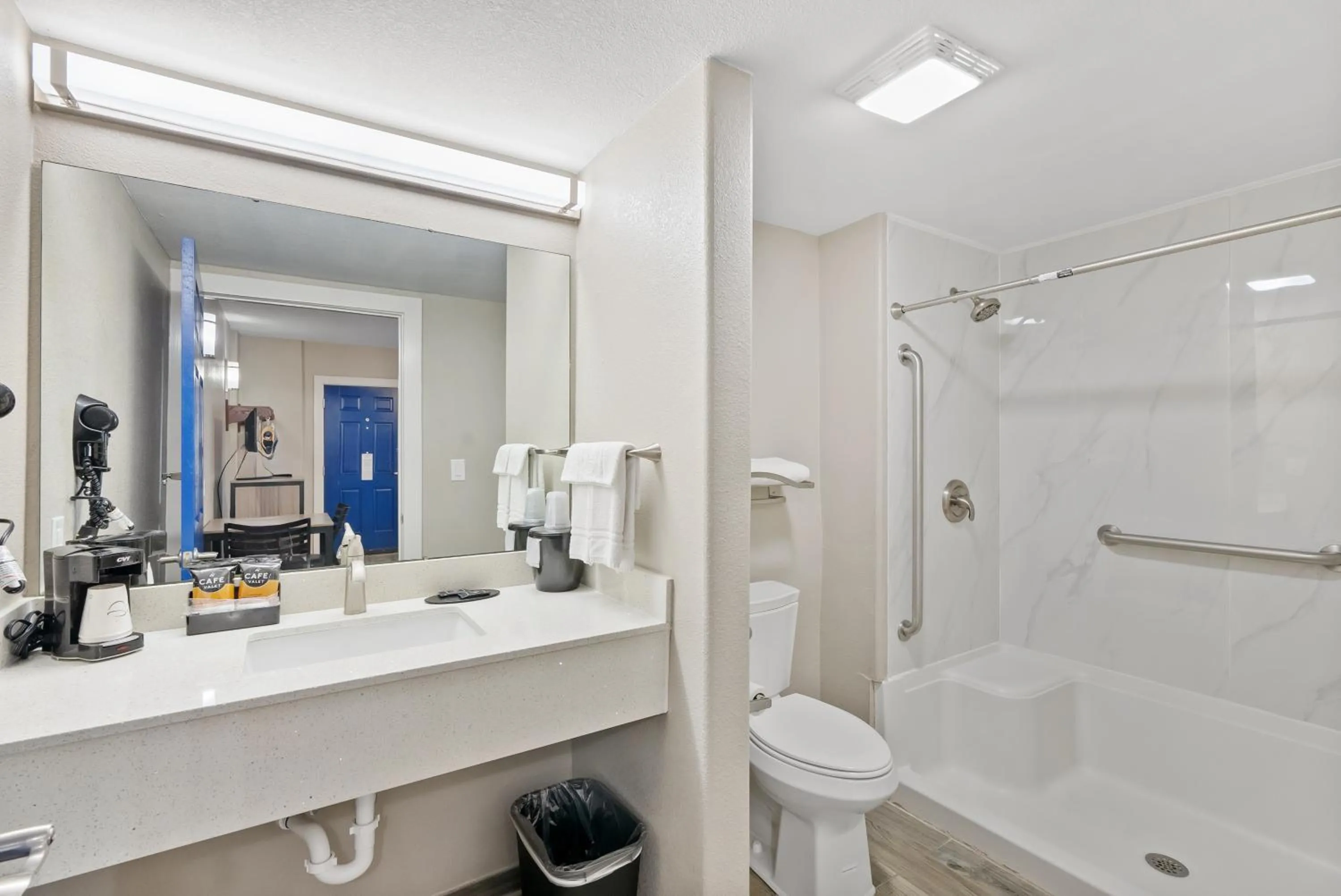 Shower in Blue Wave Inn