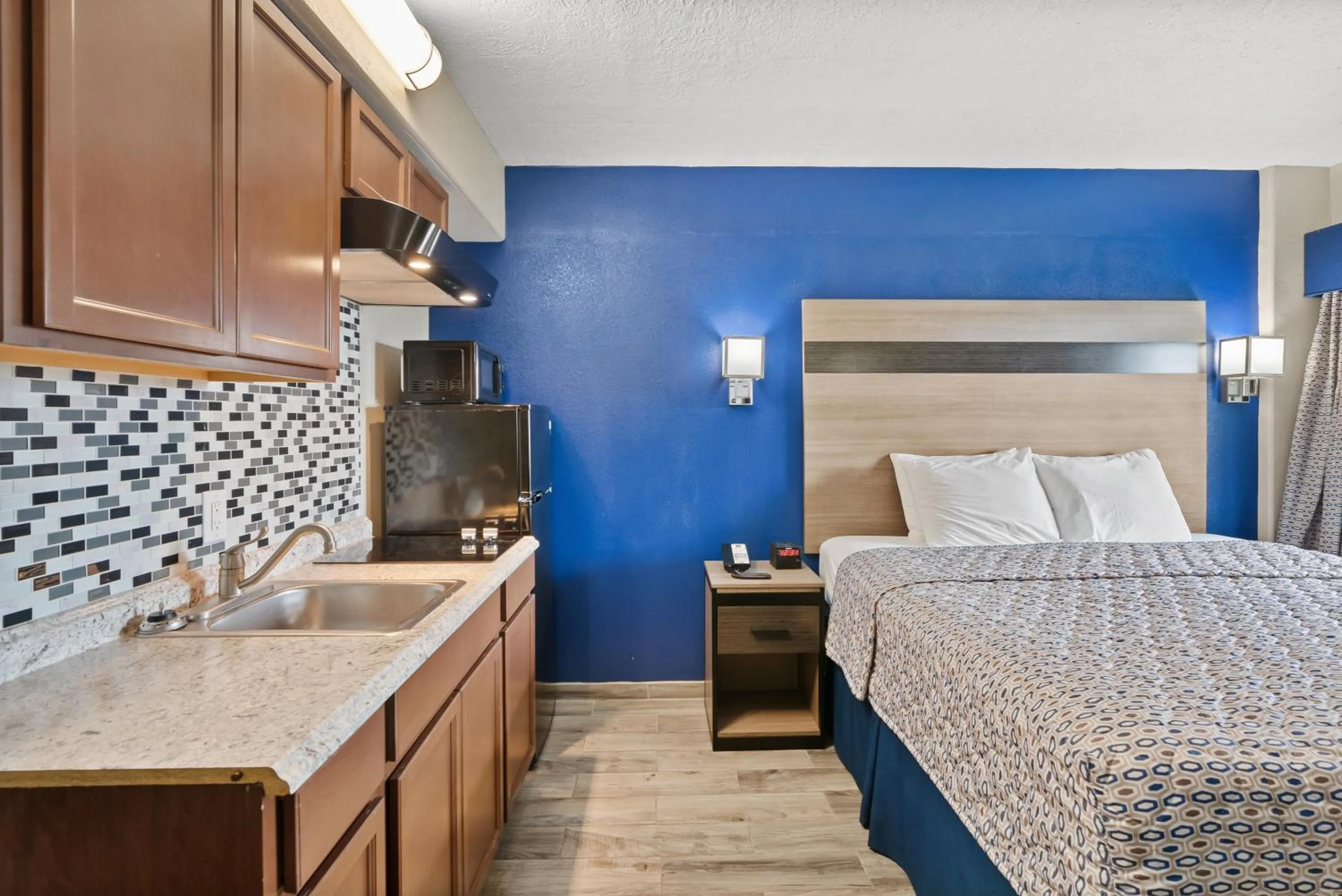 Bed in Blue Wave Inn