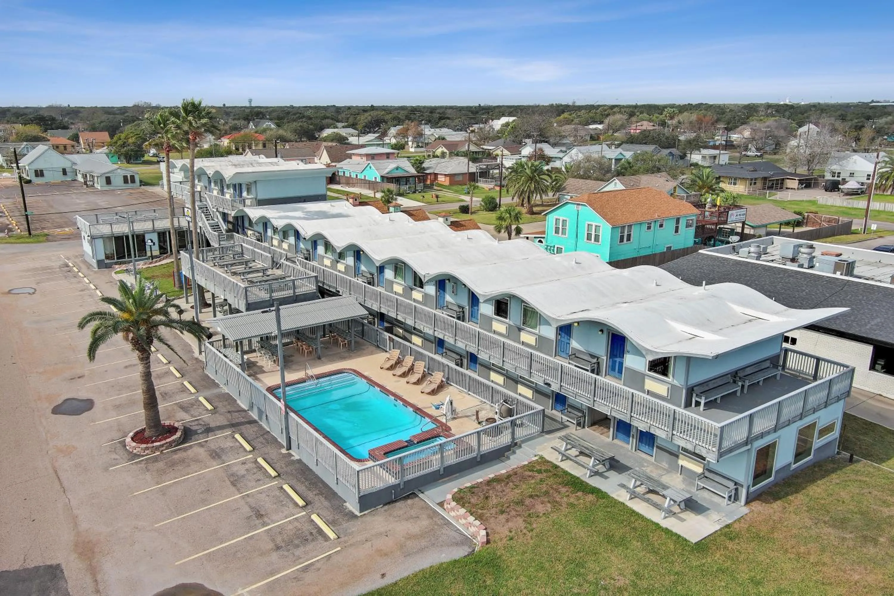 Property building in Blue Wave Inn