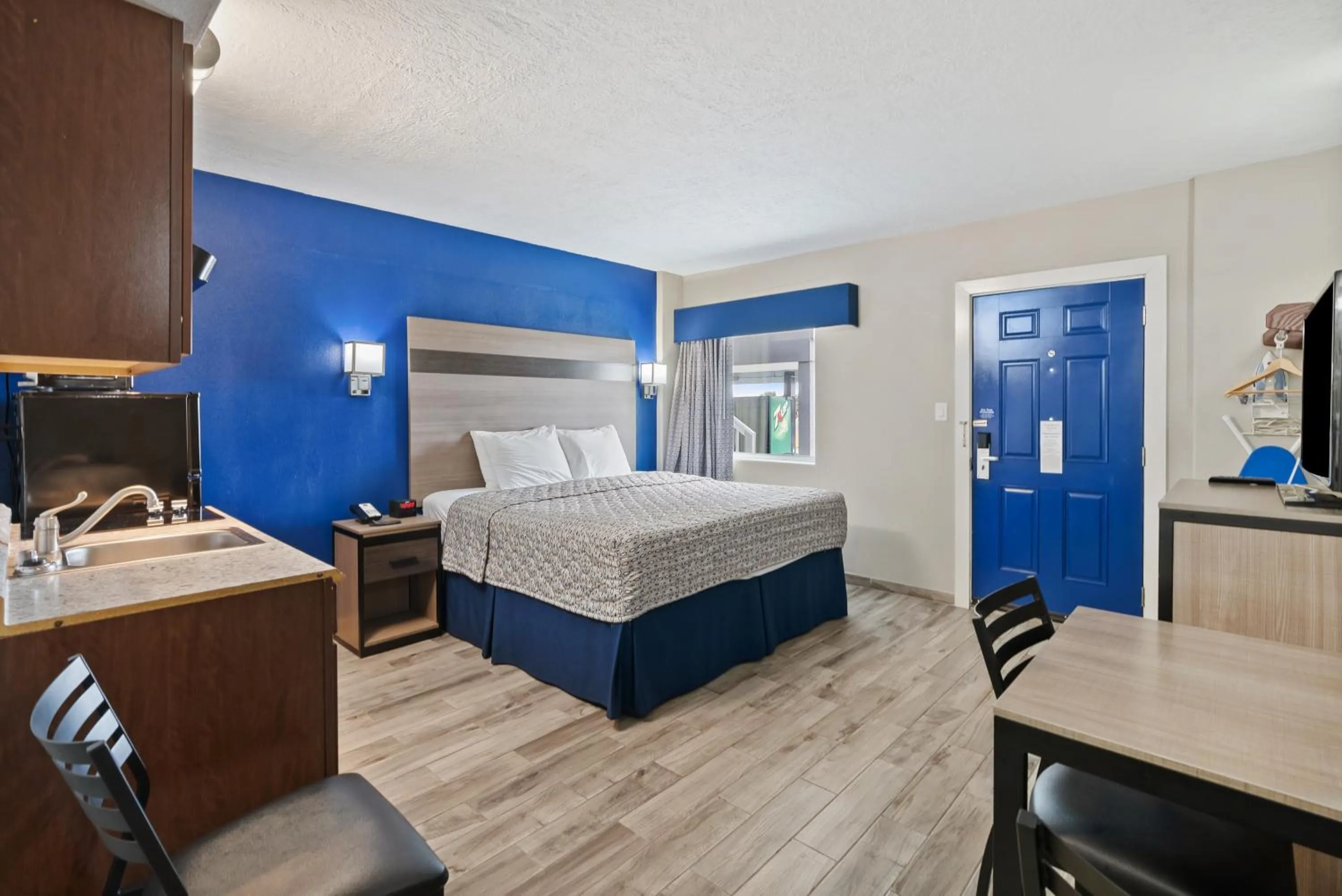 Bed in Blue Wave Inn