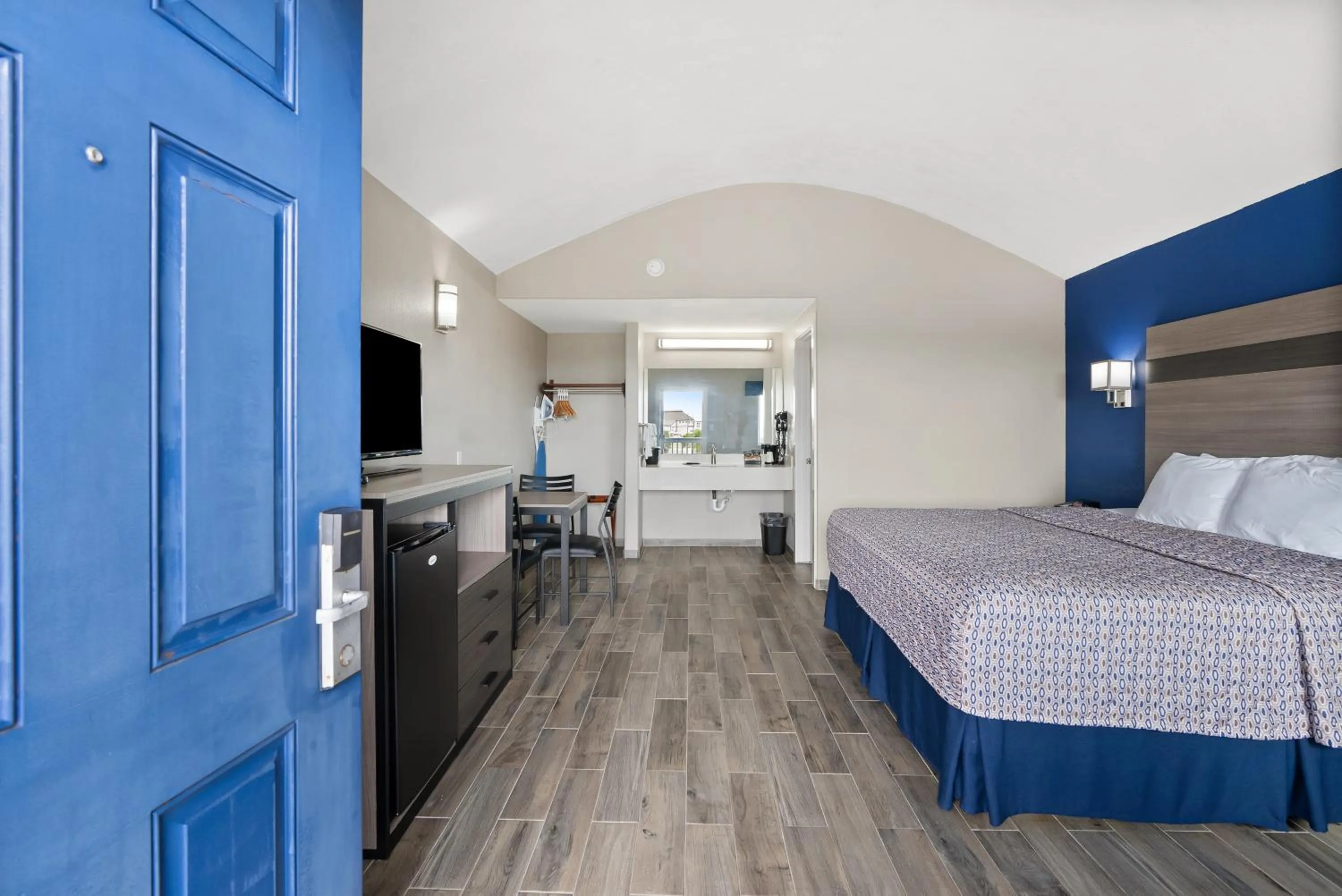 Bed in Blue Wave Inn