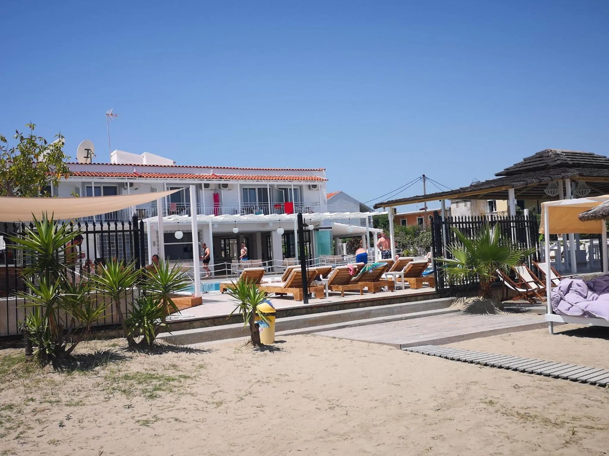 Area and facilities in Ammos Apartments