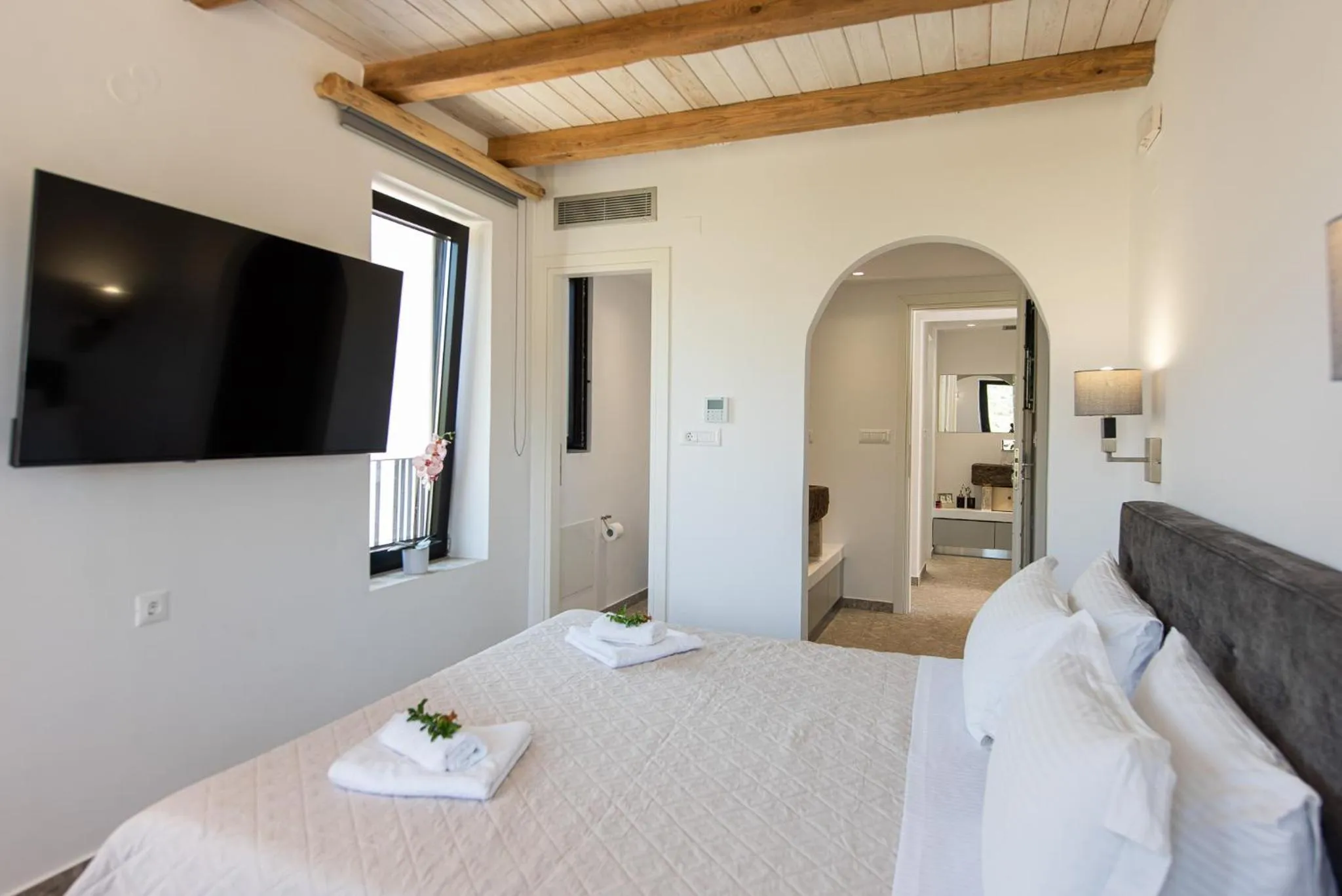 Bed in Lameriana Luxury Village
