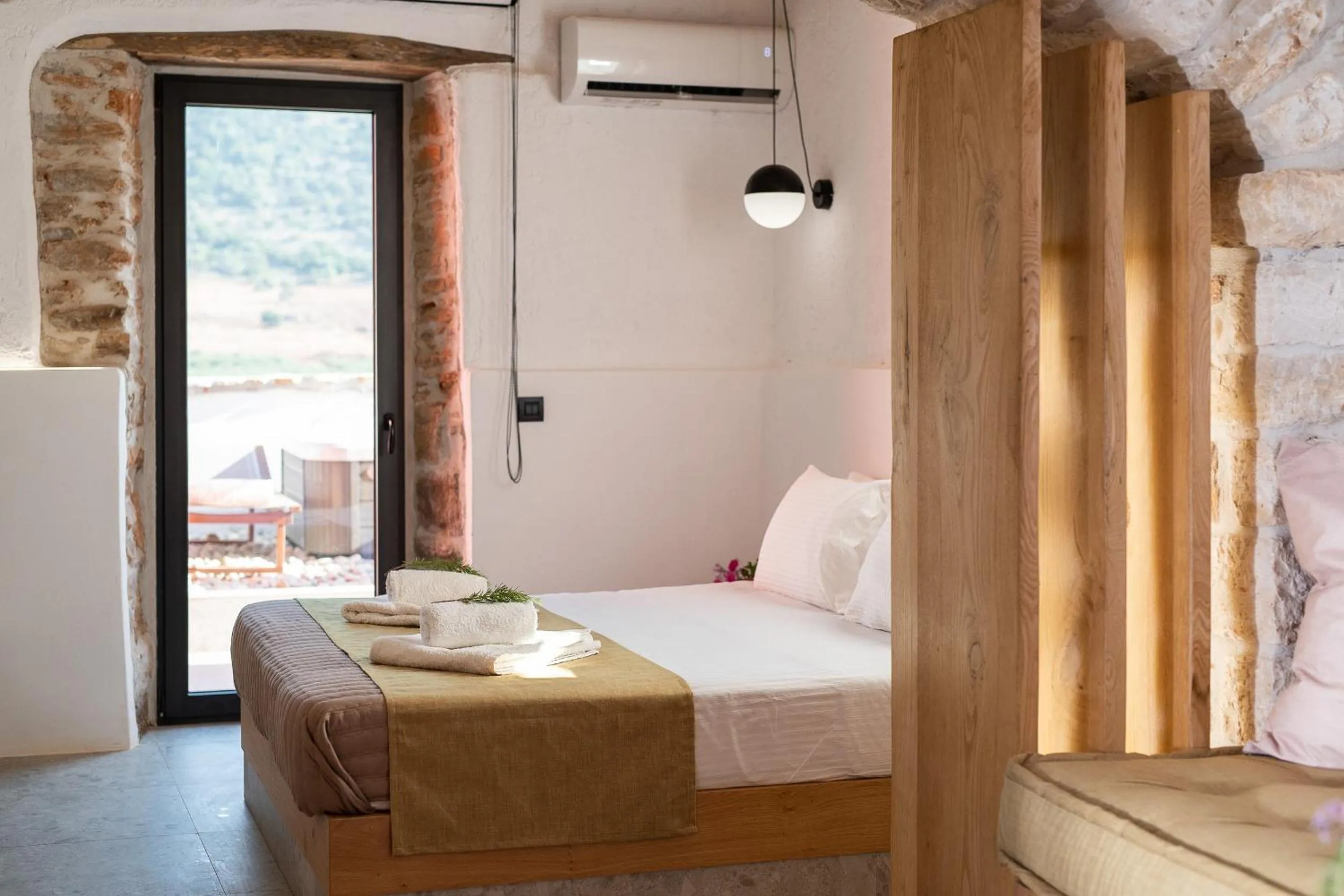 Bed in Lameriana Luxury Village