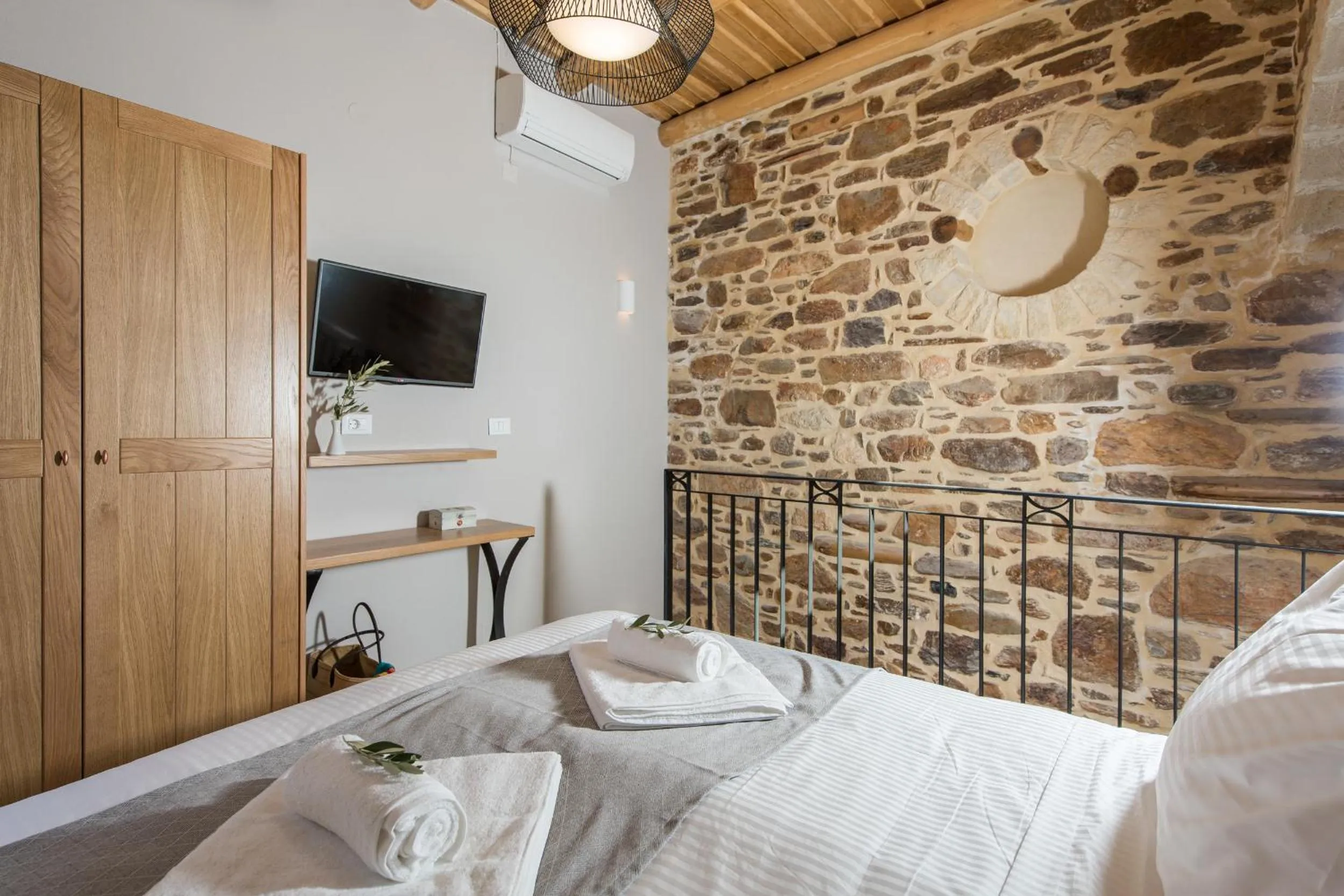 Bed in Lameriana Luxury Village