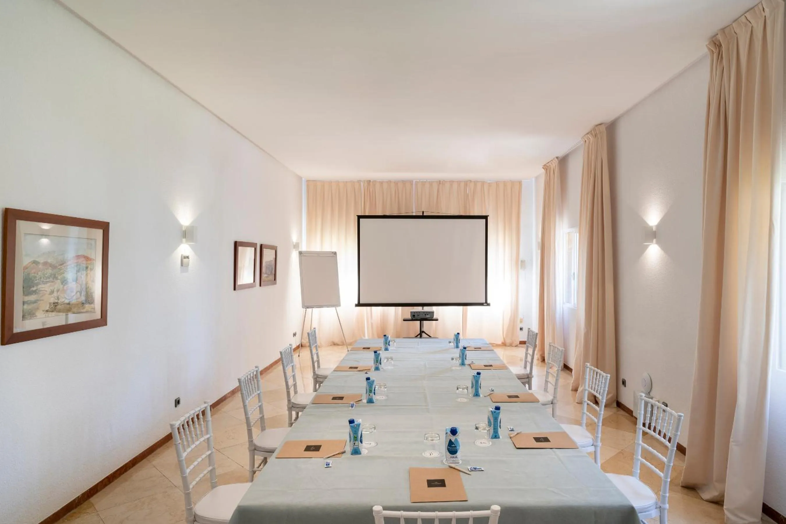 Business facilities in Parador de Jávea