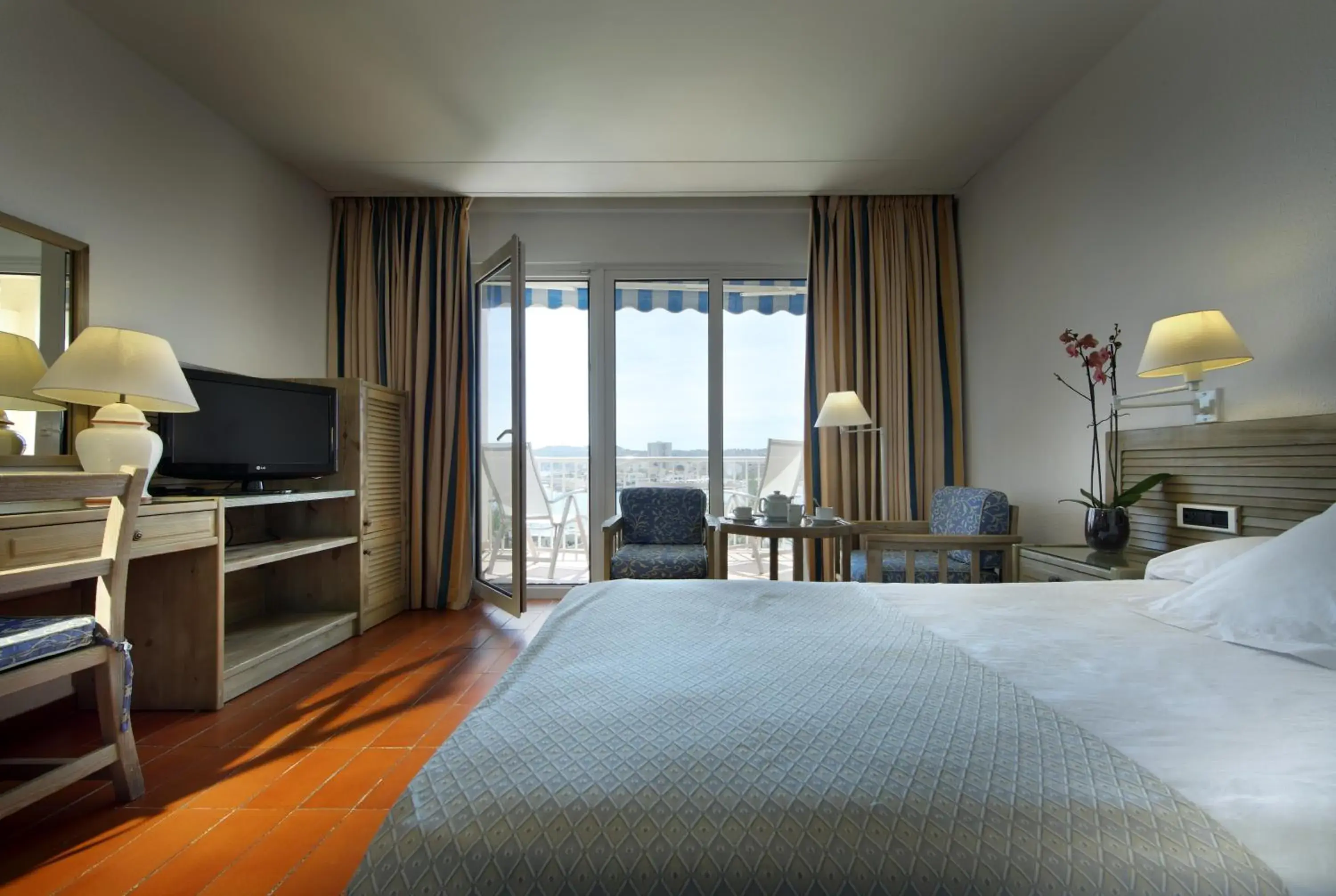 Bedroom, Bed in Parador de Jávea Bedroom, Bed in Parador de Jávea