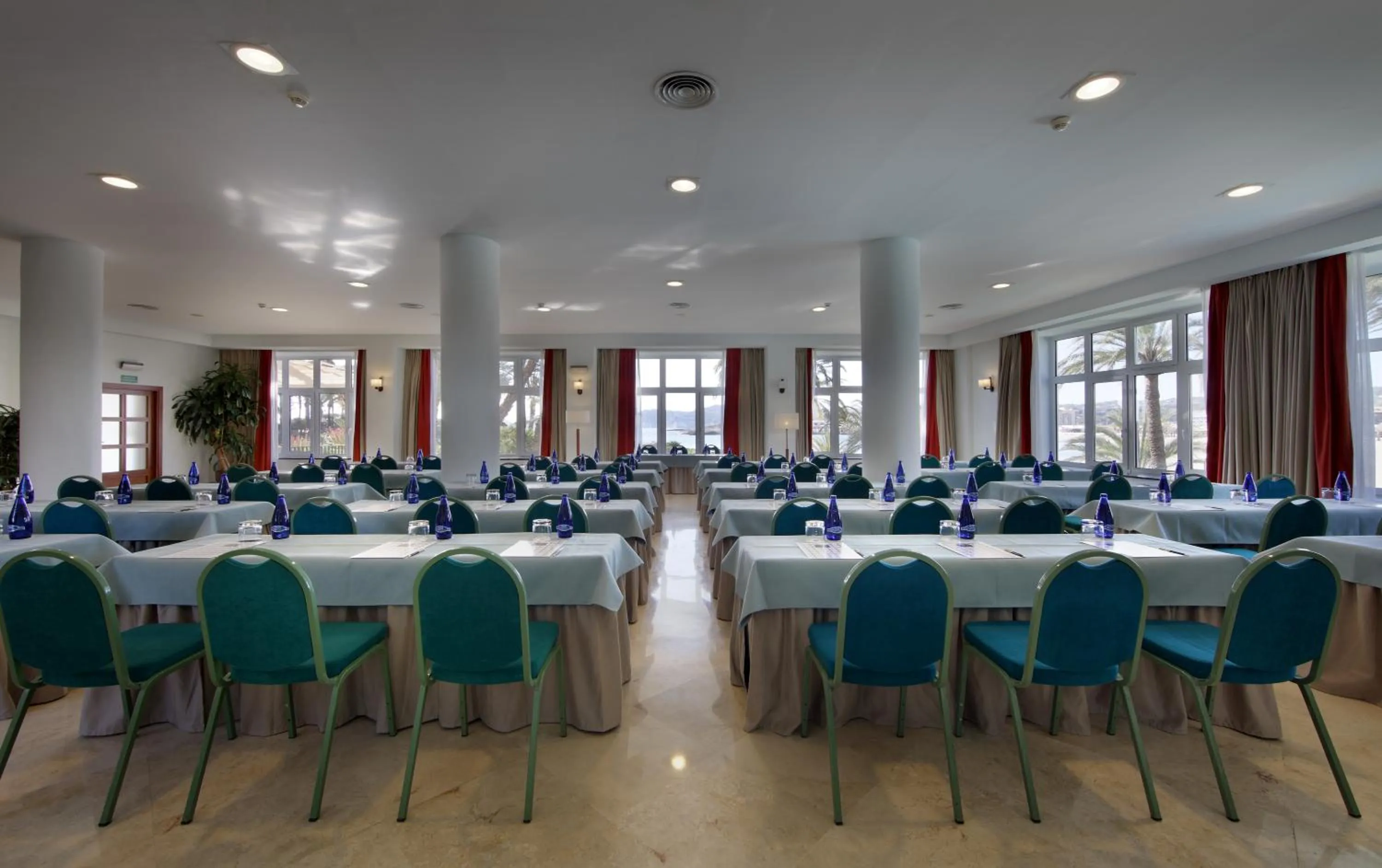 Business facilities in Parador de Jávea