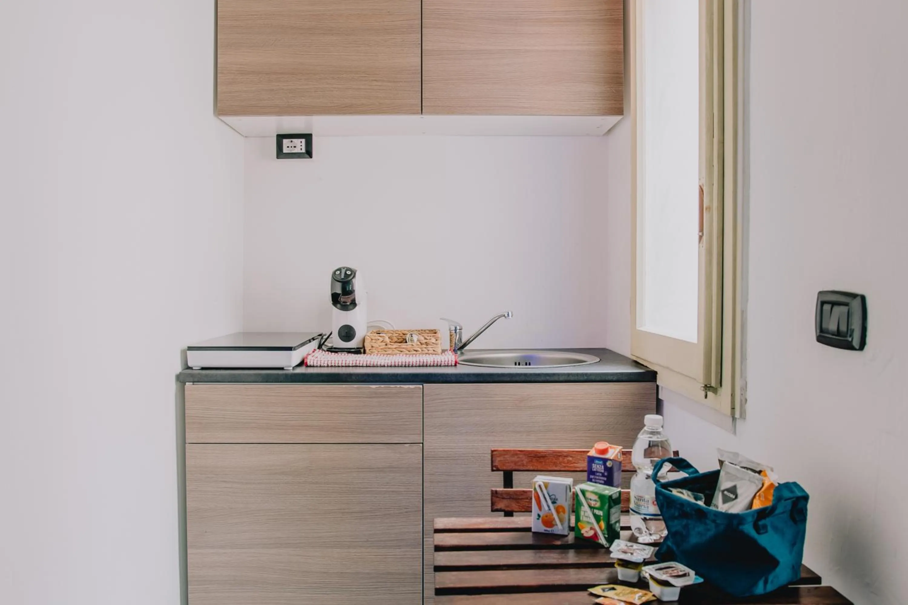 Coffee/tea facilities in Alta Dimora b&b suites