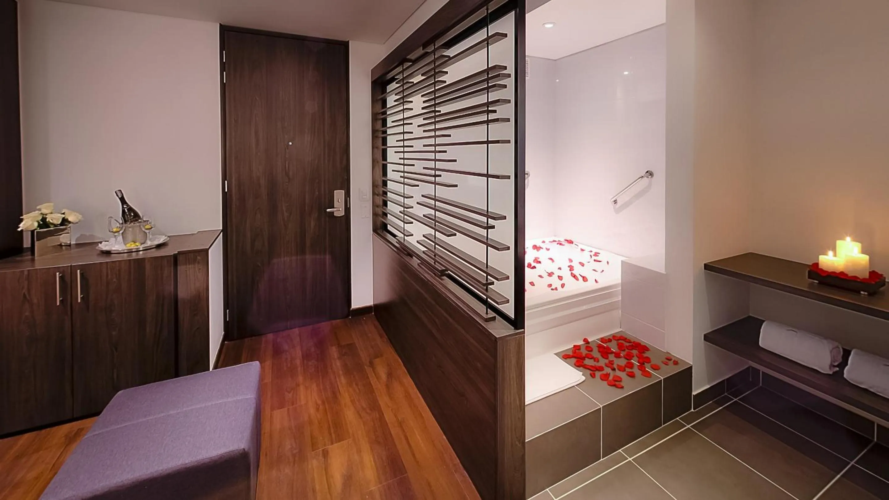 Bathroom in AZ Hotel