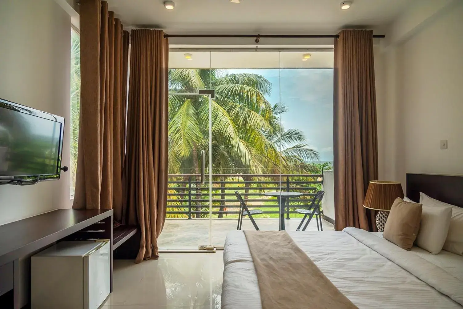 Standard Double or Twin Room with Sea View in Beverly Beach Hotel & Transit Standard Double or Twin Room with Sea View in Beverly Beach Hotel & Transit