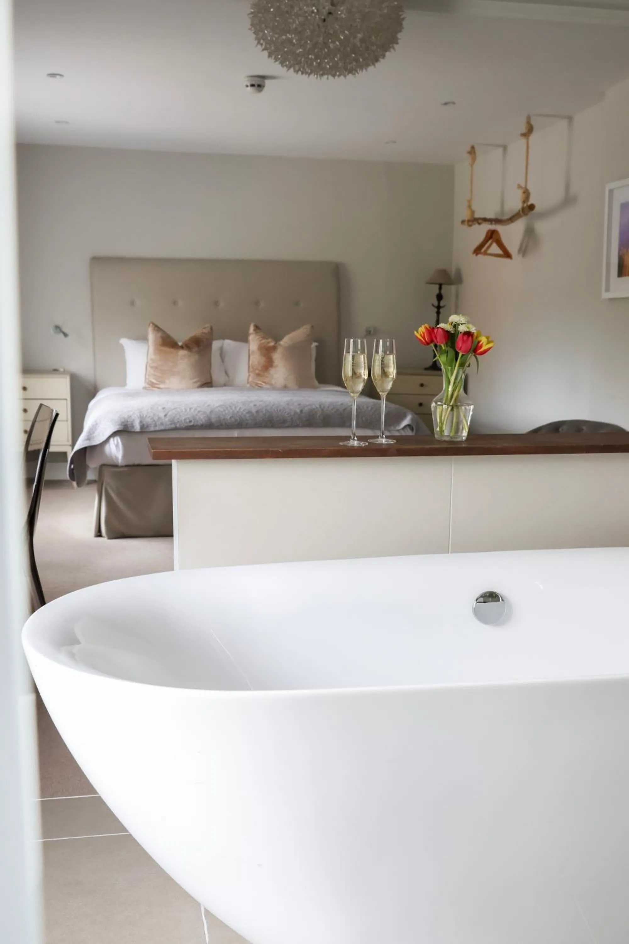 Bedroom, Bed in The Goudhurst Inn