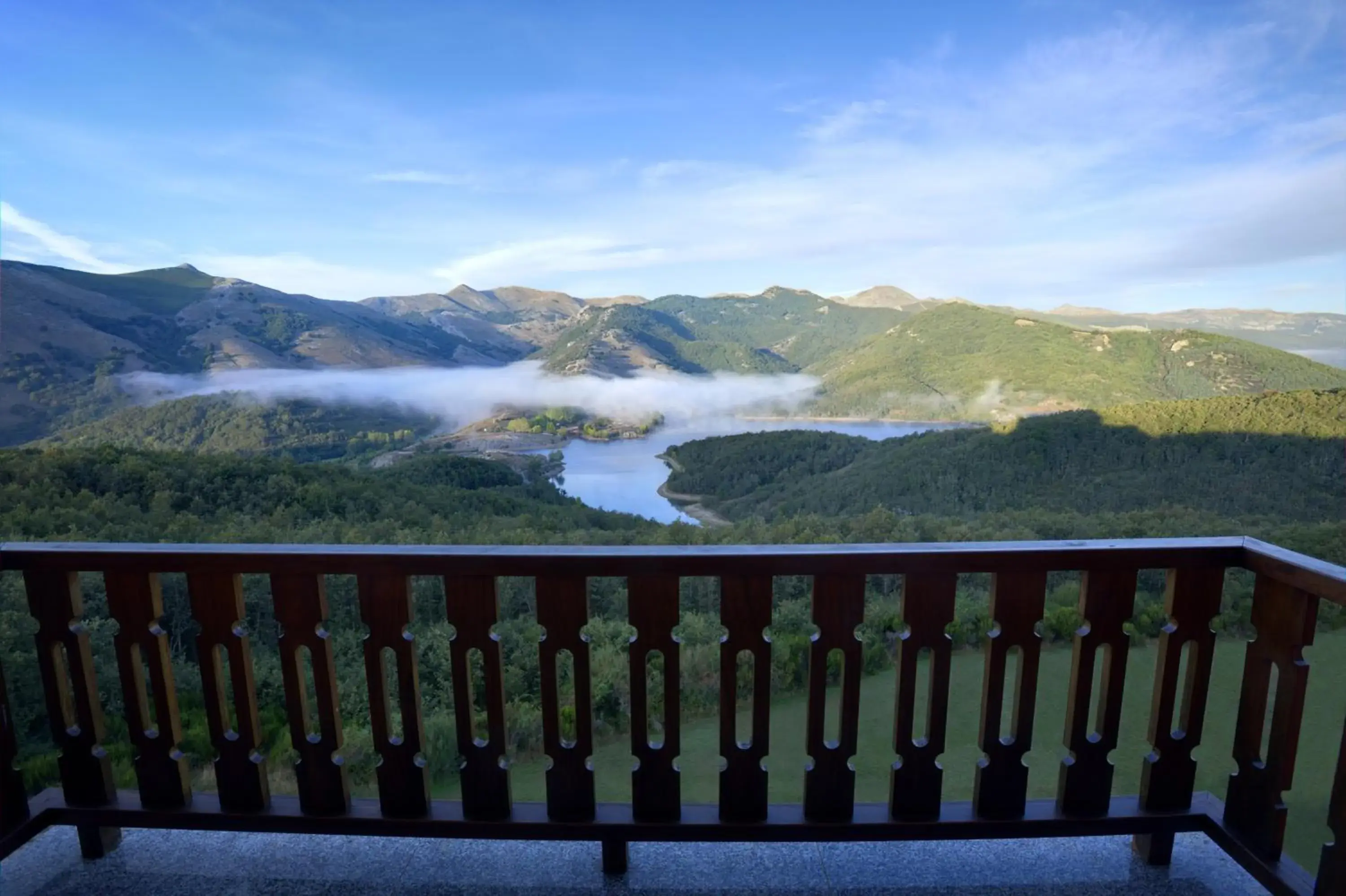 Lake view in Parador de Cervera de Pisuerga Lake view in Parador de Cervera de Pisuerga
