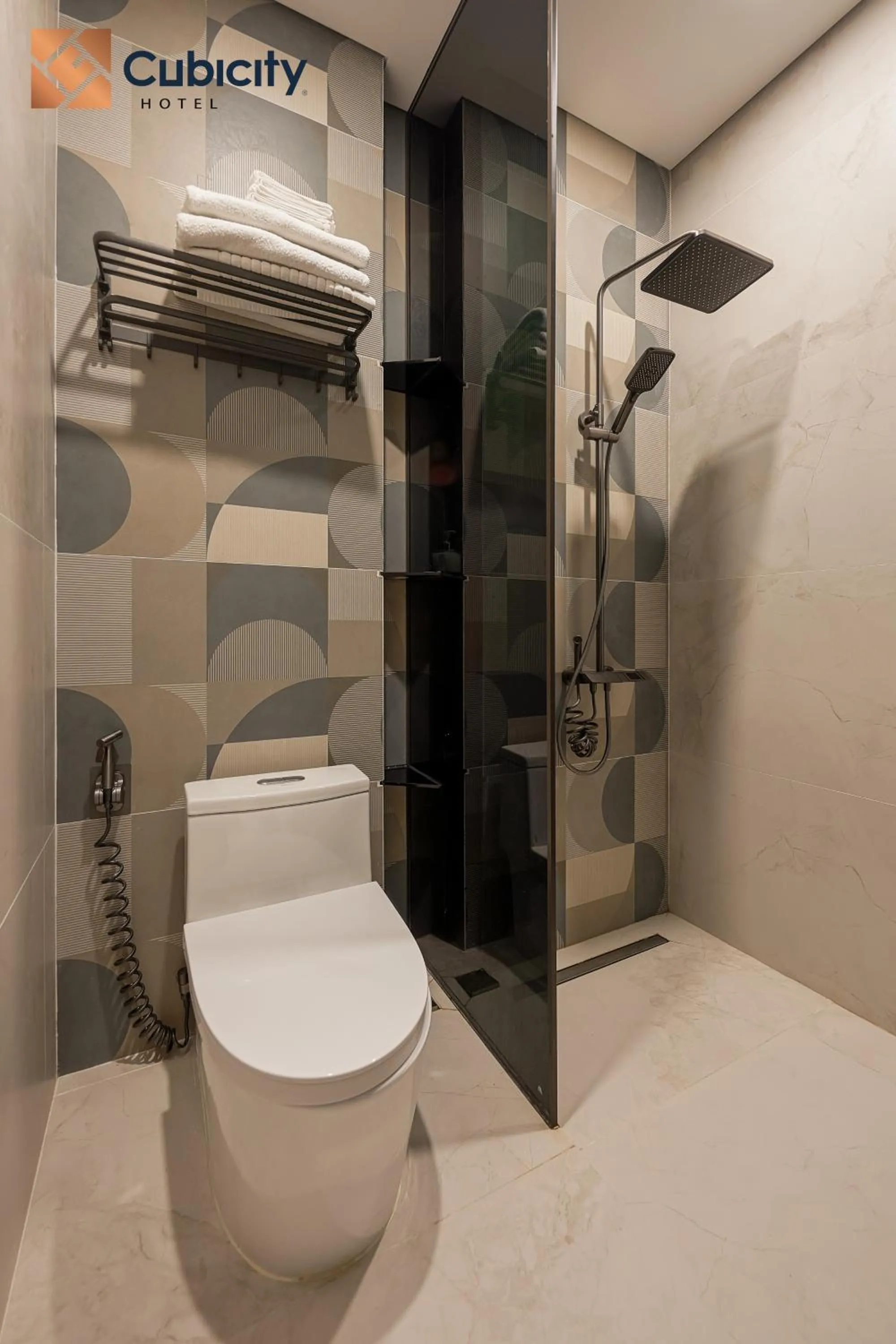 Shower in Cubicity Pho Duc Chinh