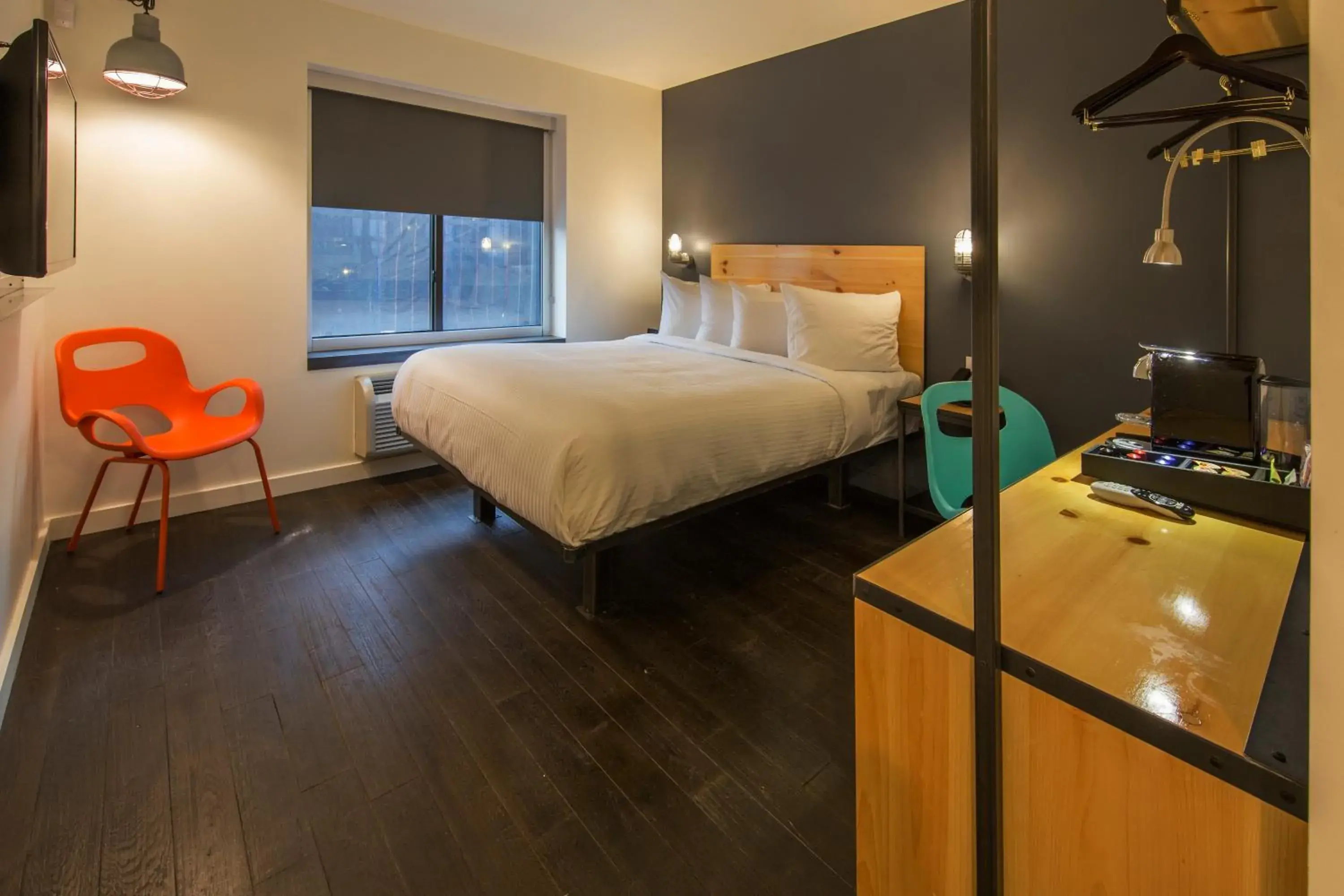 Queen Room - Upper Floor in Bklyn House Hotel New York Brooklyn Queen Room - Upper Floor in Bklyn House Hotel New York Brooklyn