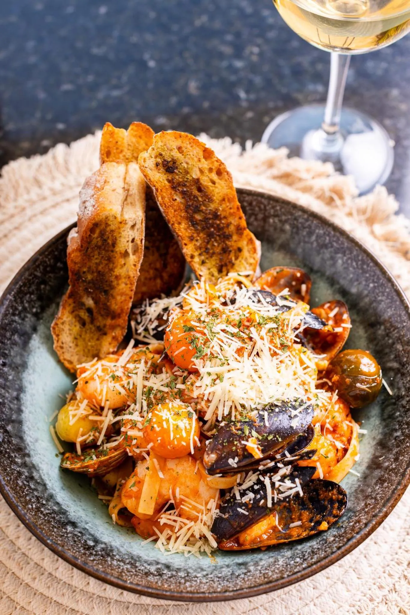 Restaurant/places to eat in Hotel Casa Hipil