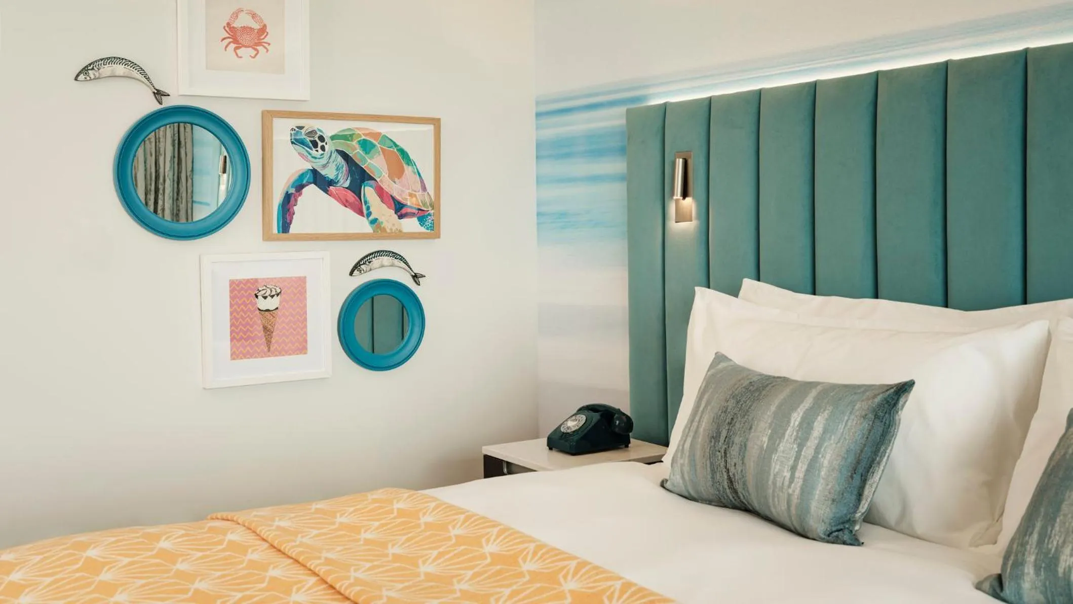 Photo of the whole room, Bed in Hotel Indigo Torquay, By IHG