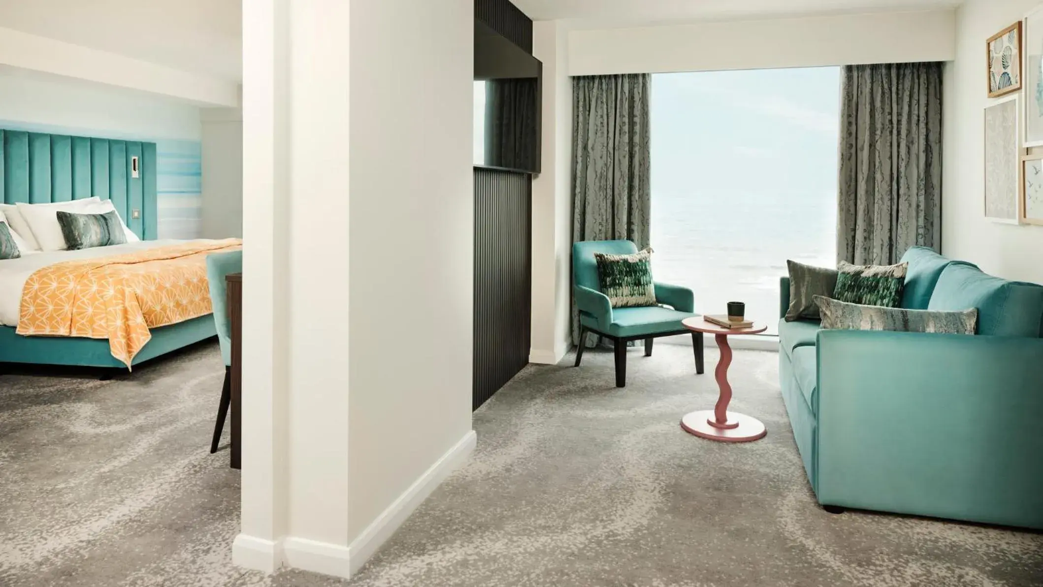 Photo of the whole room, Bed in Hotel Indigo Torquay, By IHG Photo of the whole room, Bed in Hotel Indigo Torquay, By IHG