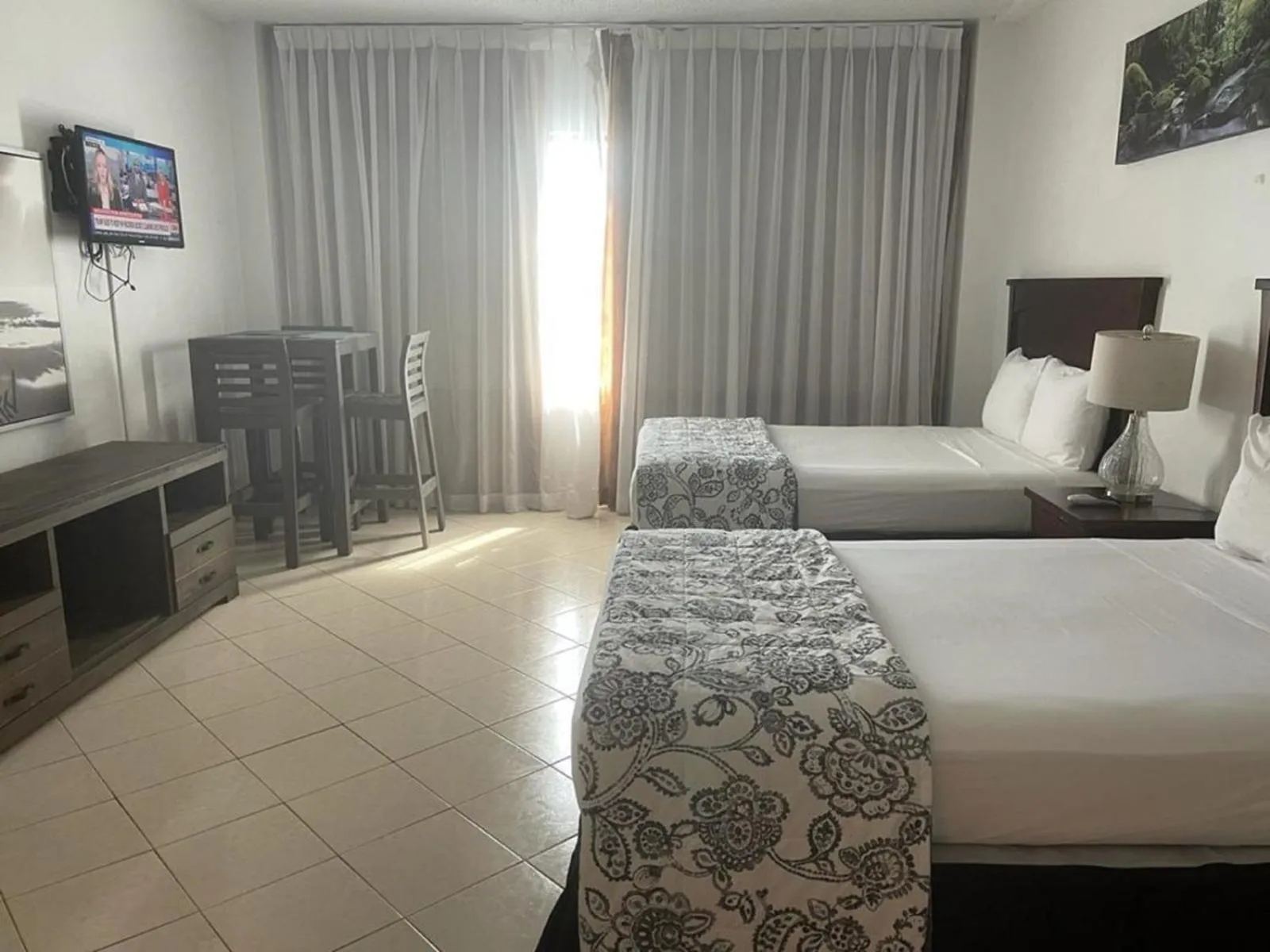 Ocean Front Casablanca Studios with FULL KITCHENS & Beach access By BL Rentals