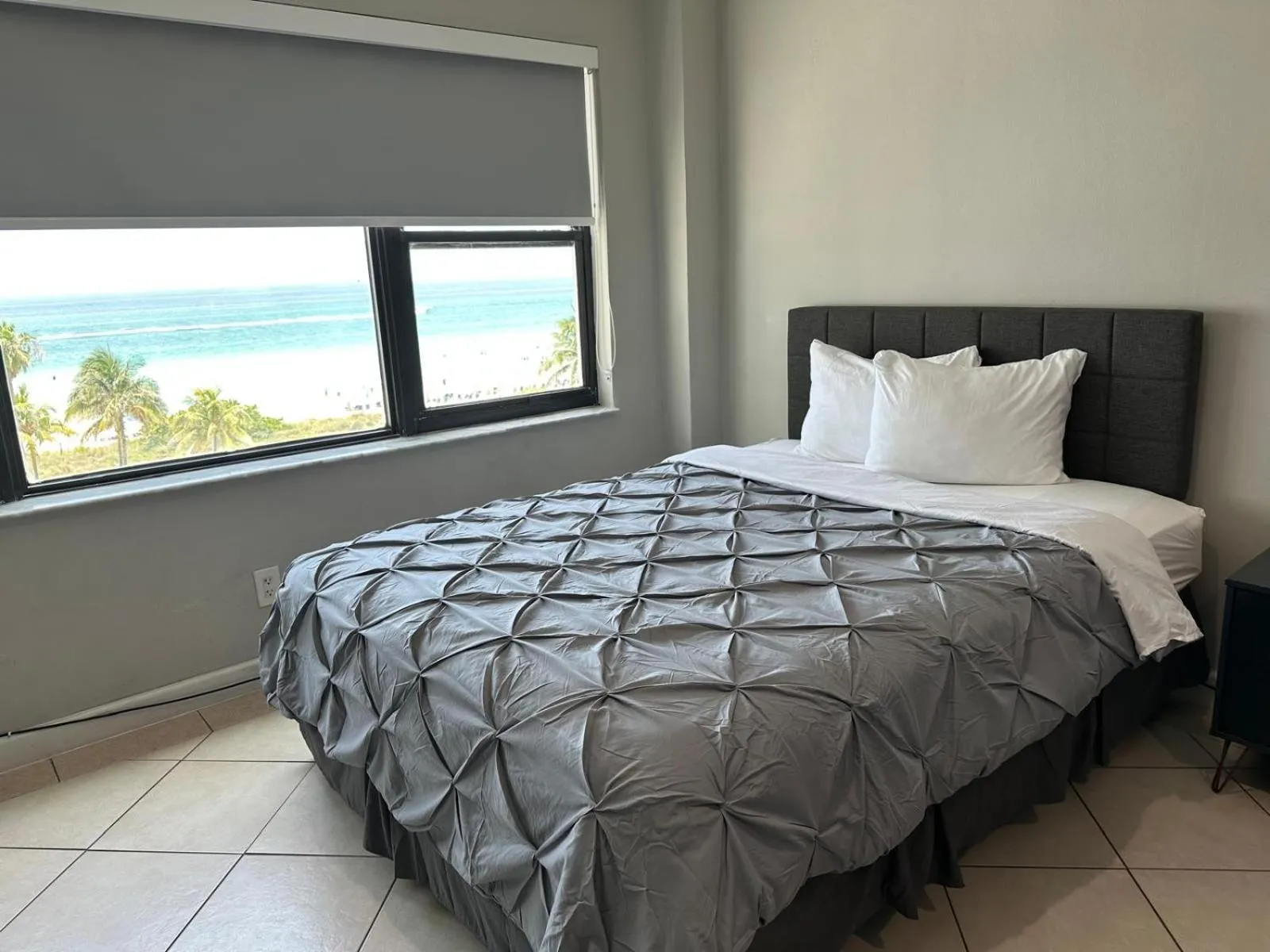 Ocean Front Casablanca Studios with FULL KITCHENS & Beach access By BL Rentals