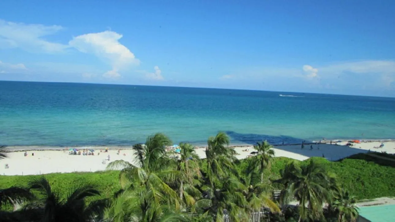 Ocean Front Casablanca Studios with FULL KITCHENS & Beach access By BL Rentals