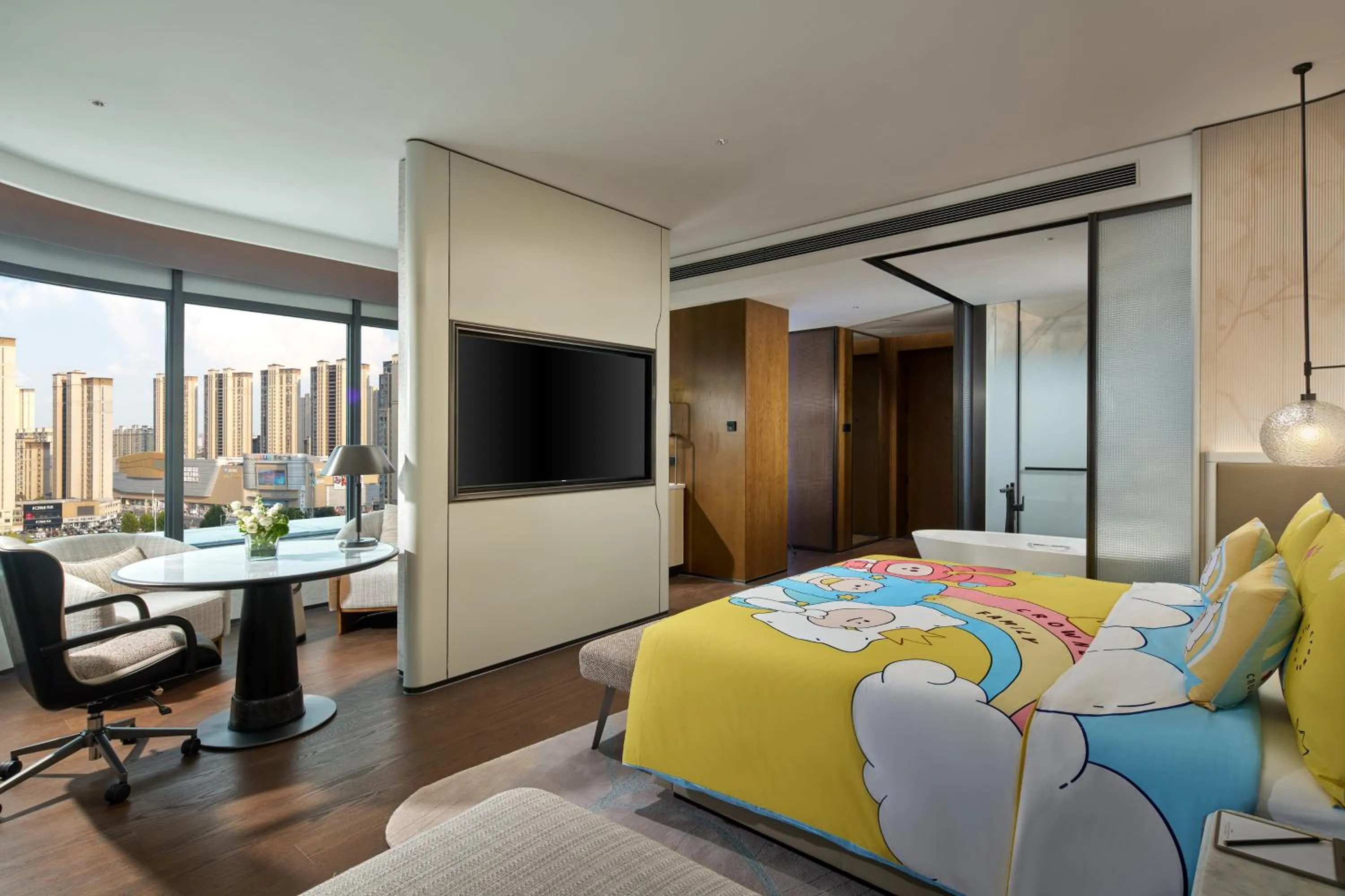 Photo of the whole room in Crowne Plaza Taixing