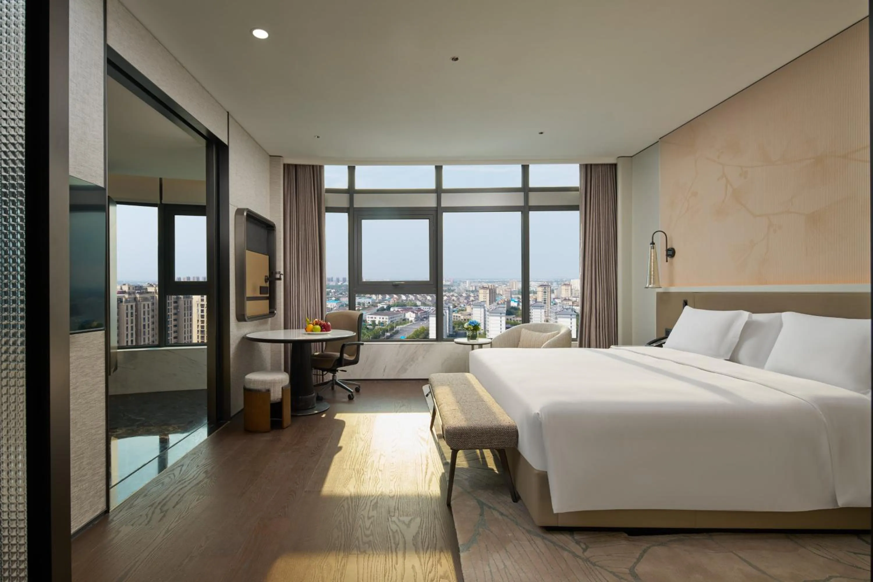 Photo of the whole room, Bed in Crowne Plaza Taixing