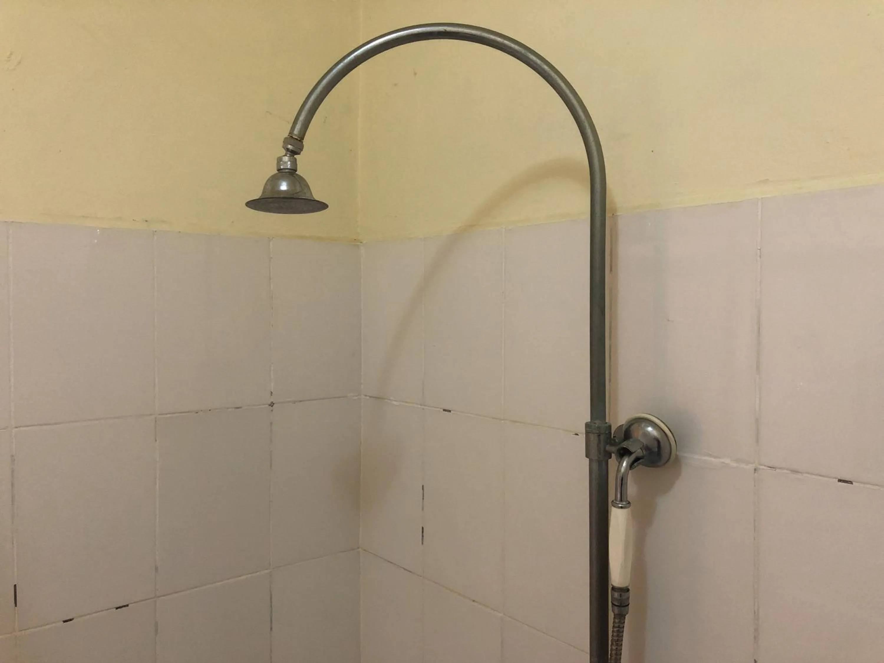 Hotel Bar Restaurant Emergency 911 STO LK GROUP