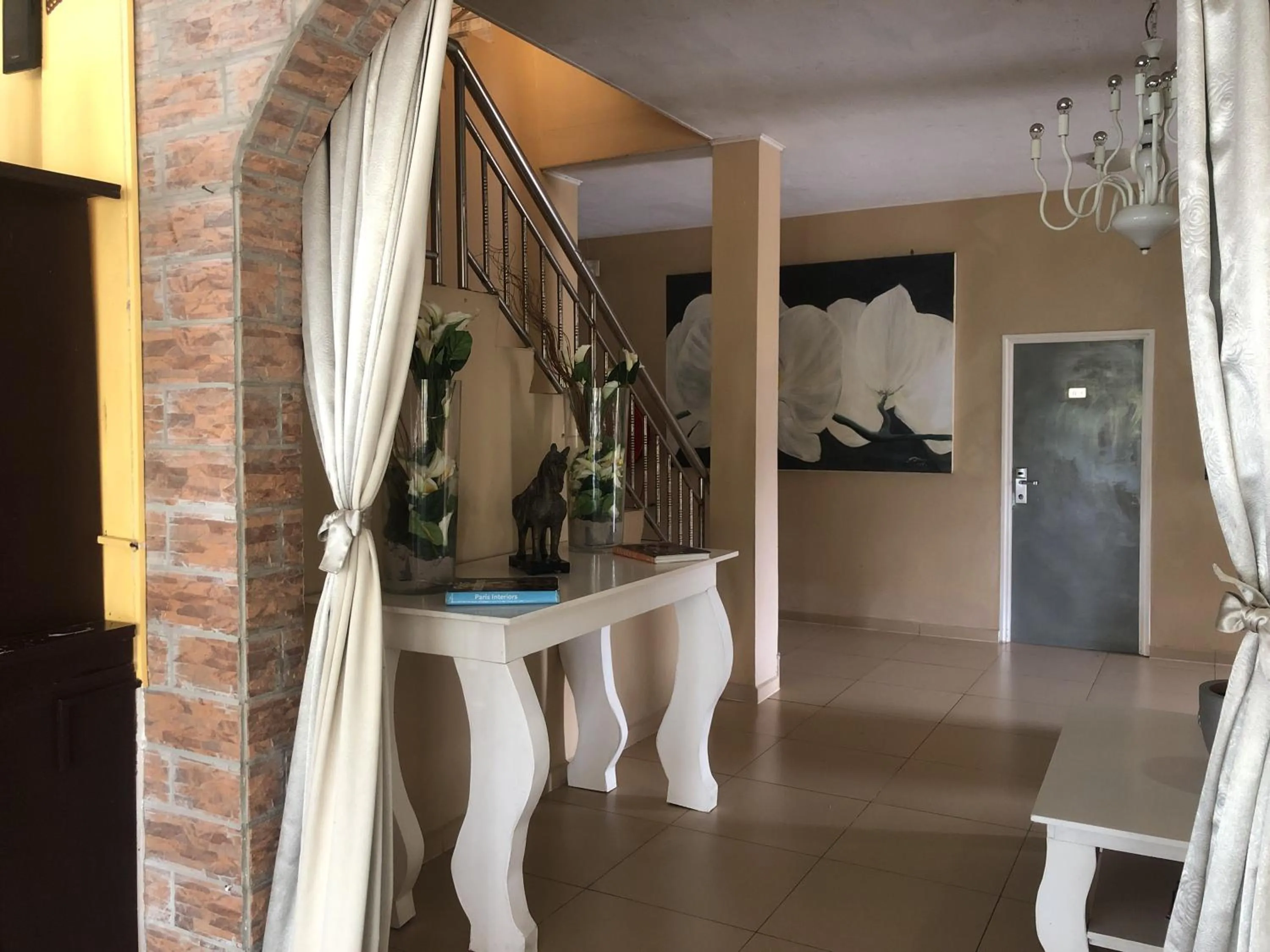 Hotel Bar Restaurant Emergency 911 STO LK GROUP