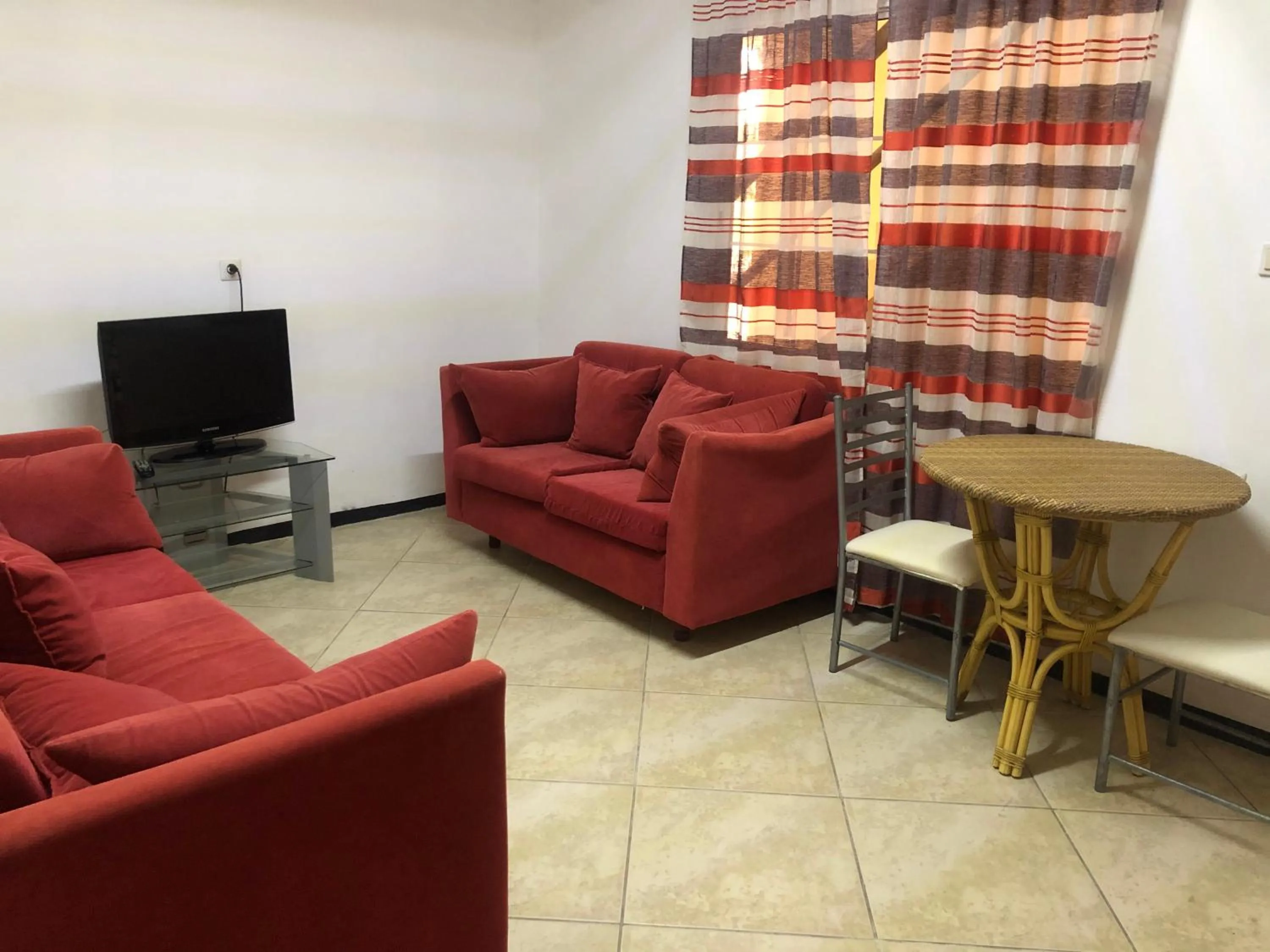 Hotel Bar Restaurant Emergency 911 STO LK GROUP