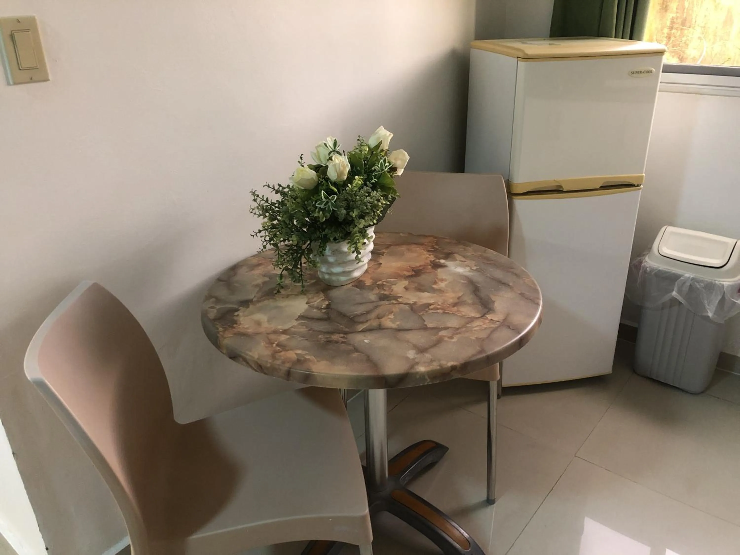 Hotel Bar Restaurant Emergency 911 STO LK GROUP