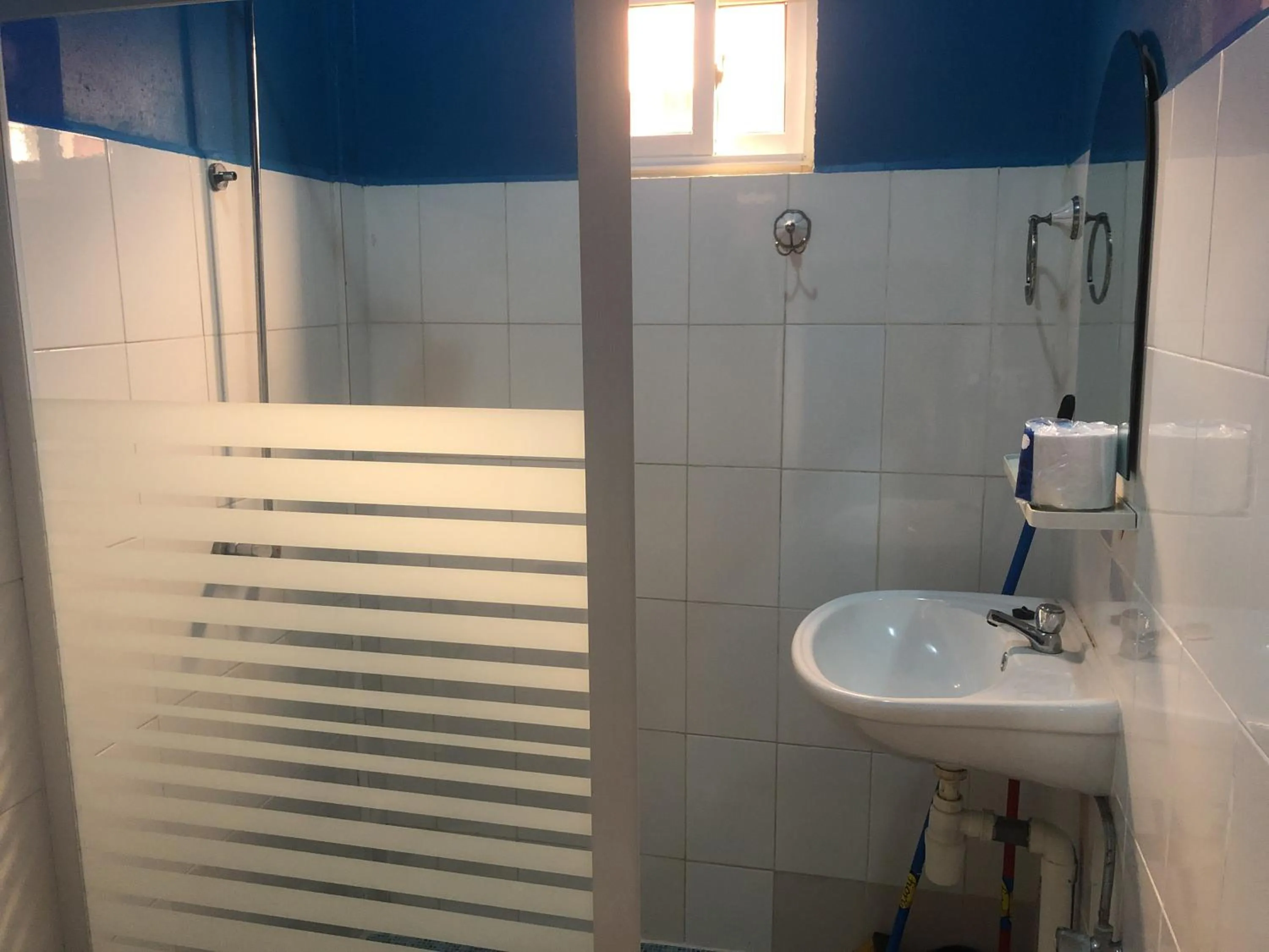 Hotel Bar Restaurant Emergency 911 STO LK GROUP