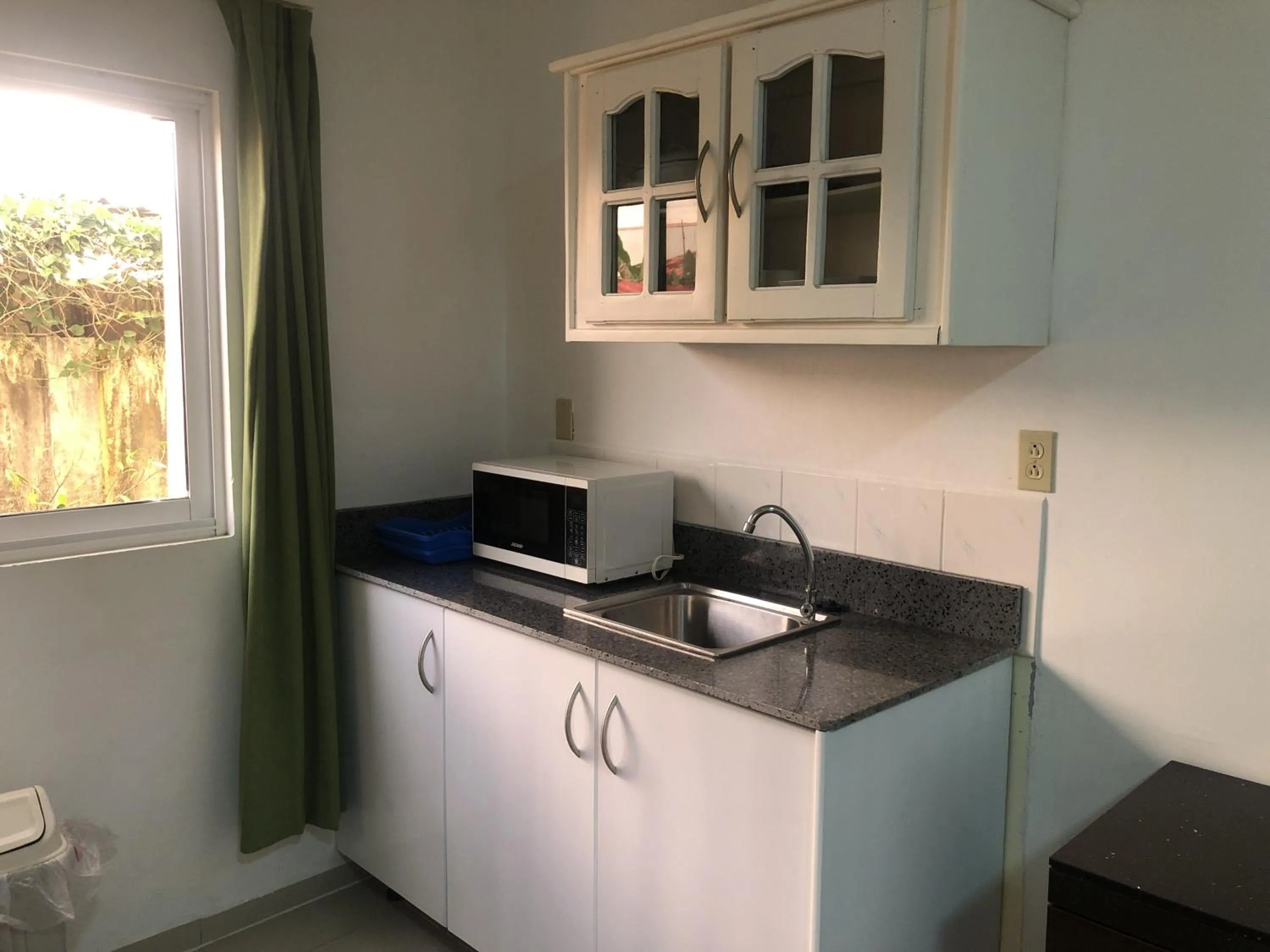 Hotel Bar Restaurant Emergency 911 STO LK GROUP