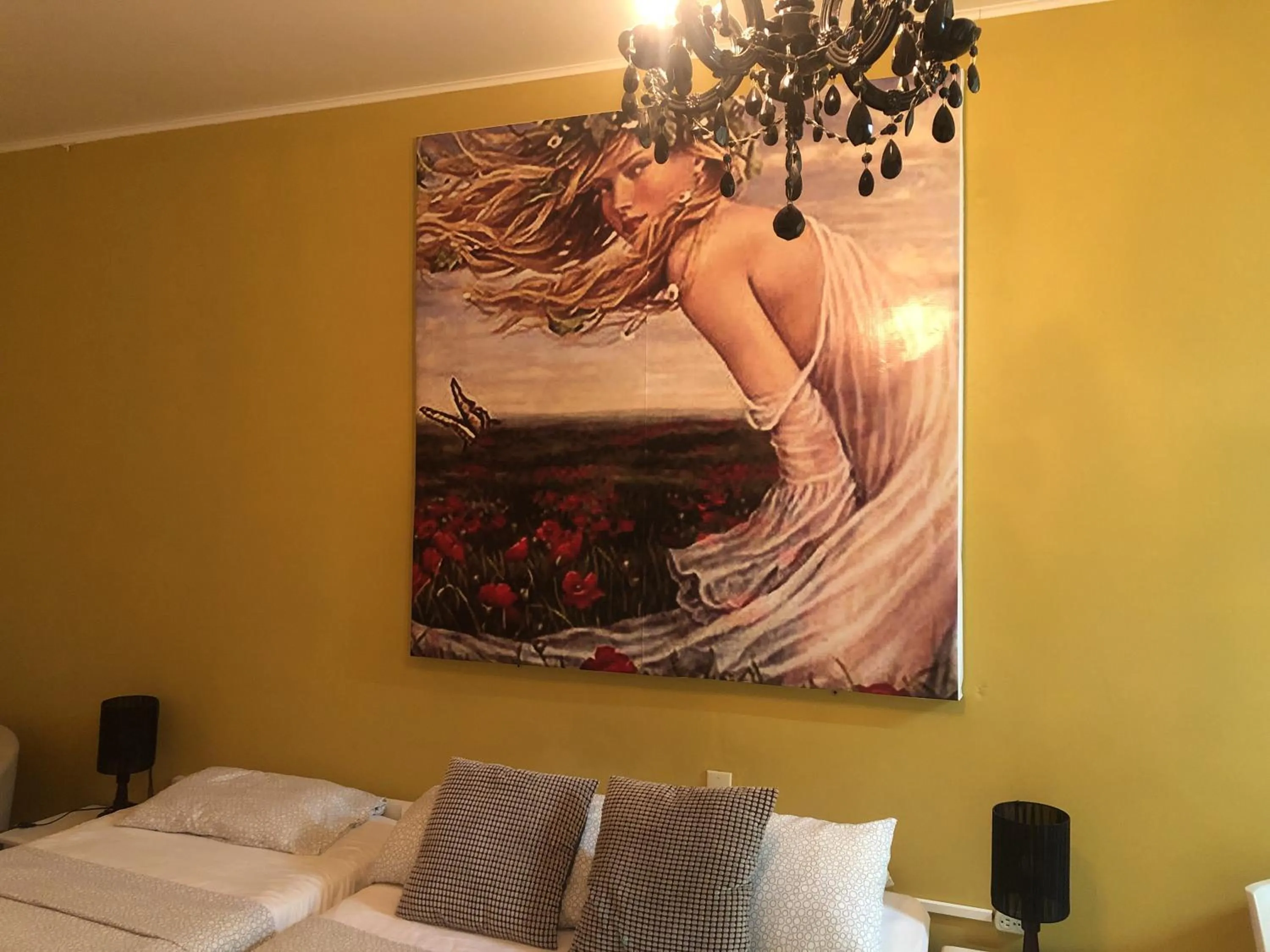 Bed in Hotel Bar Restaurant Emergency 911 STO LK GROUP