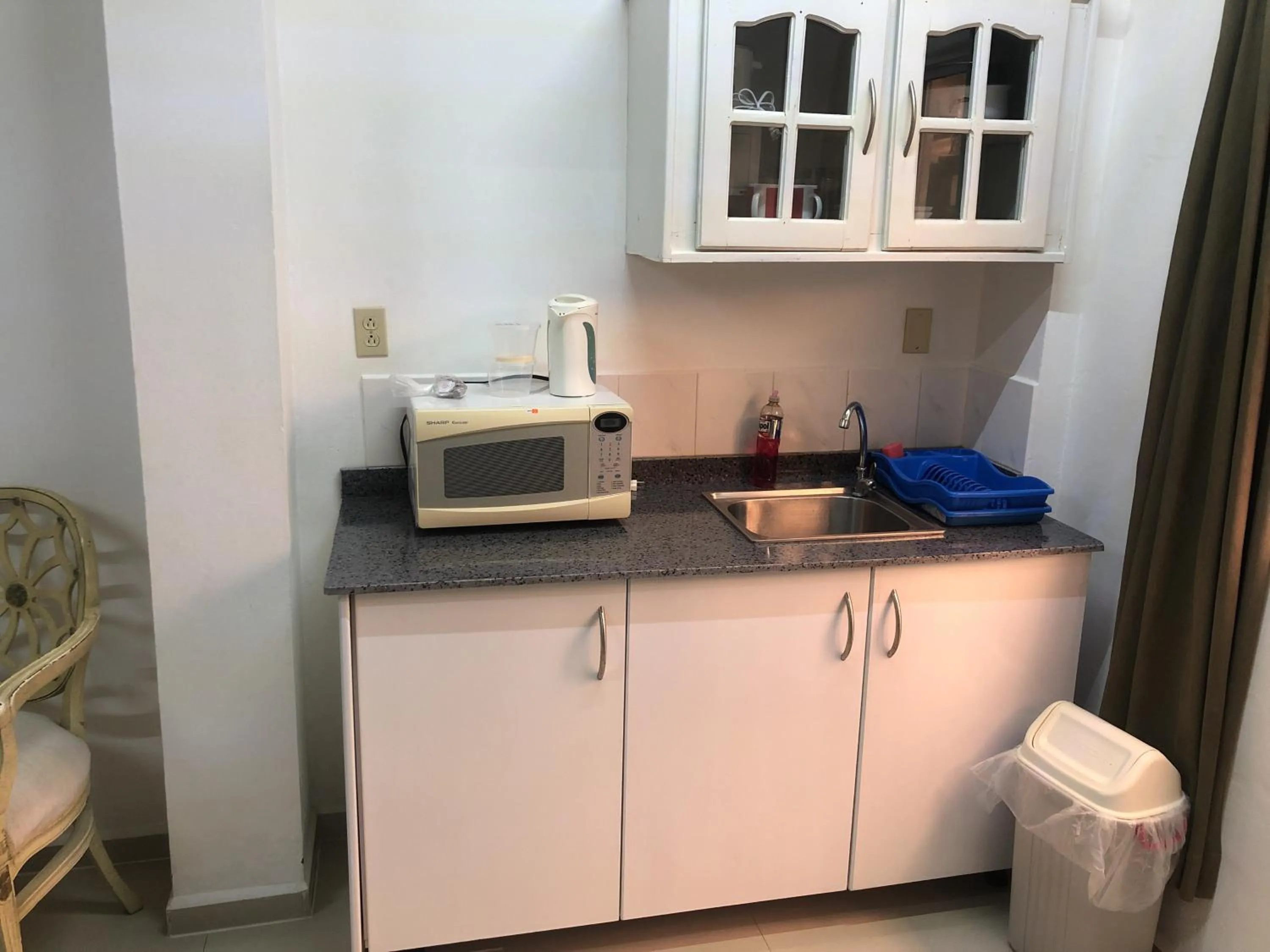 Hotel Bar Restaurant Emergency 911 STO LK GROUP