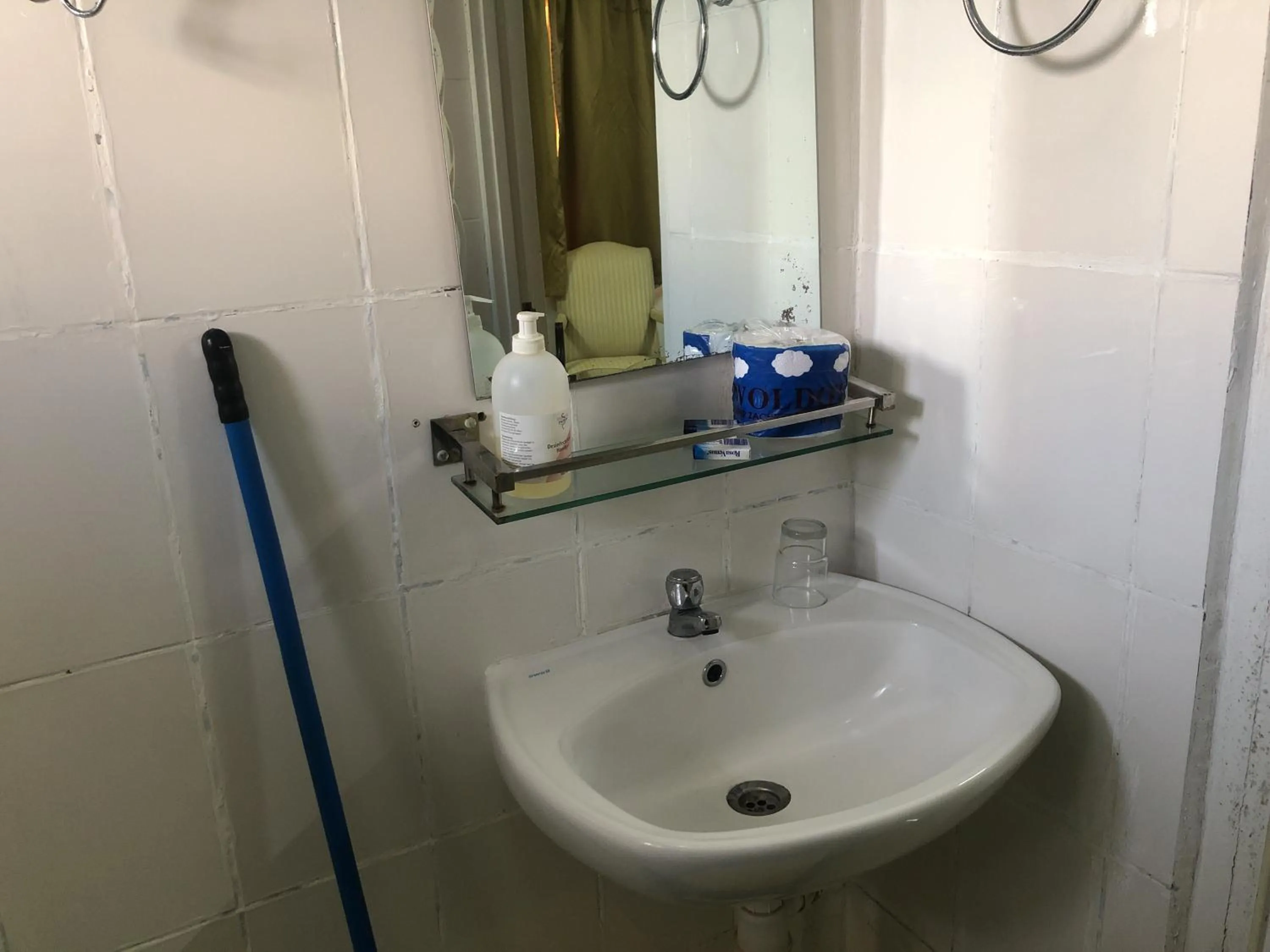 Hotel Bar Restaurant Emergency 911 STO LK GROUP