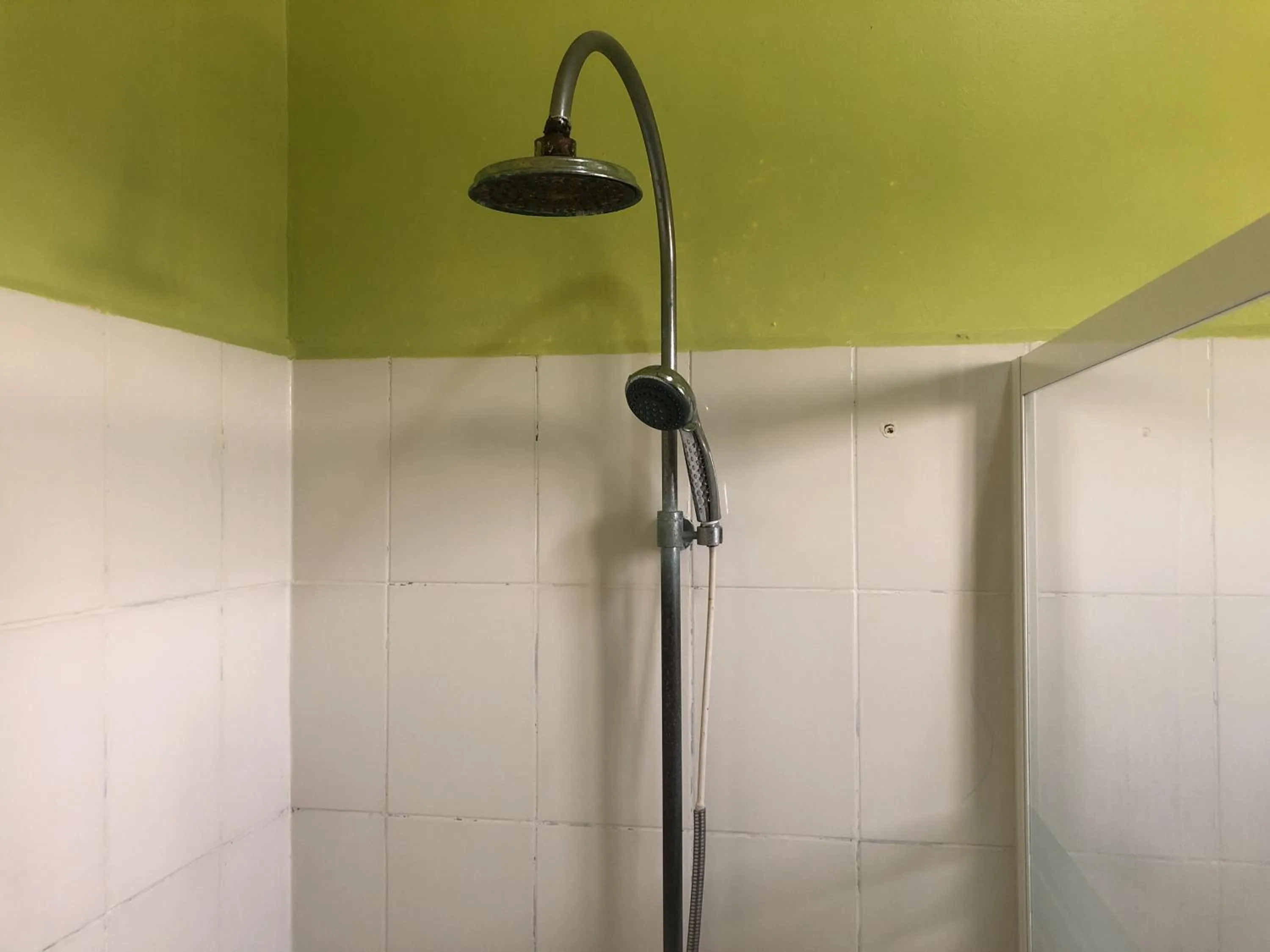 Hotel Bar Restaurant Emergency 911 STO LK GROUP