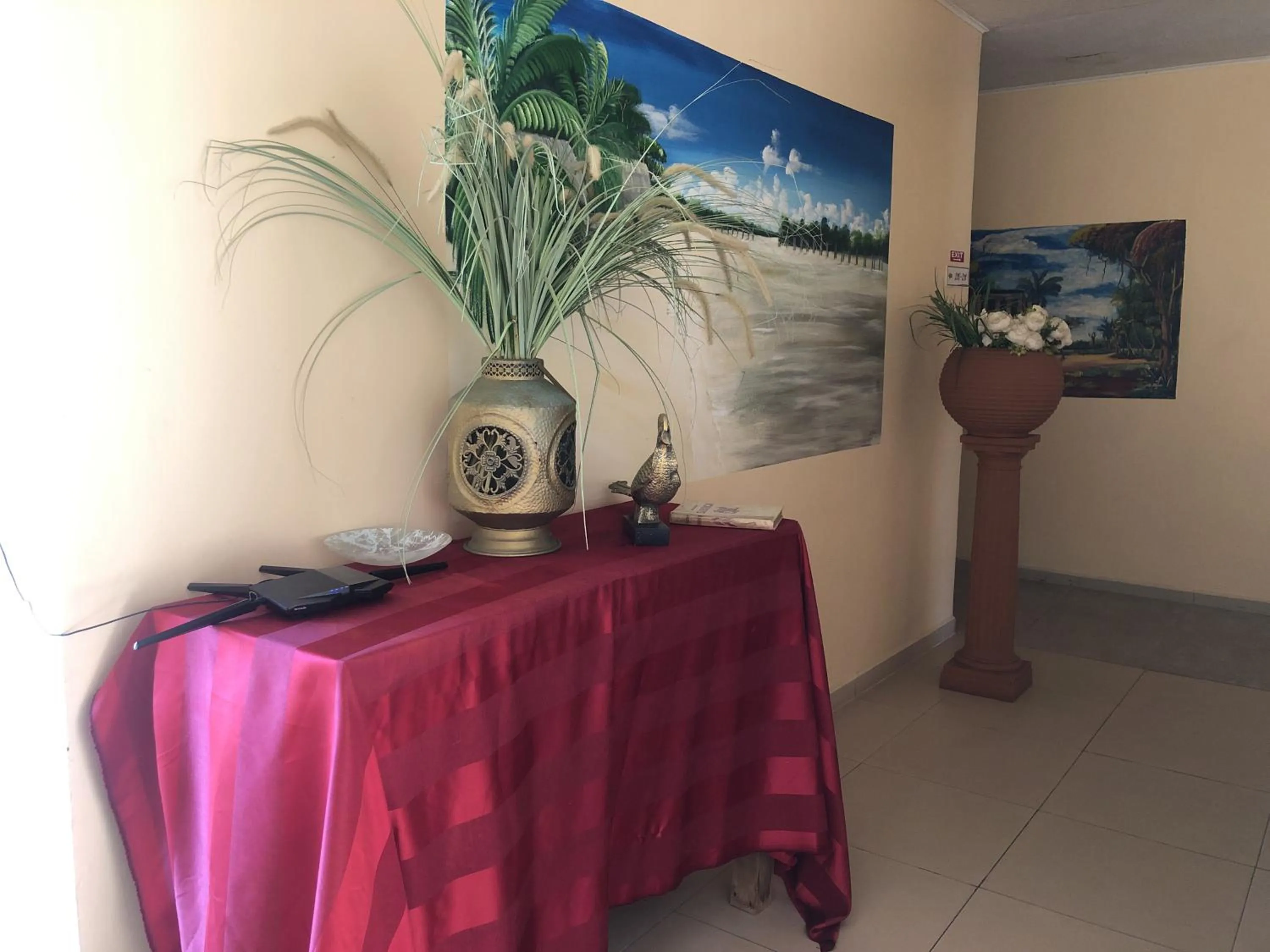 Hotel Bar Restaurant Emergency 911 STO LK GROUP