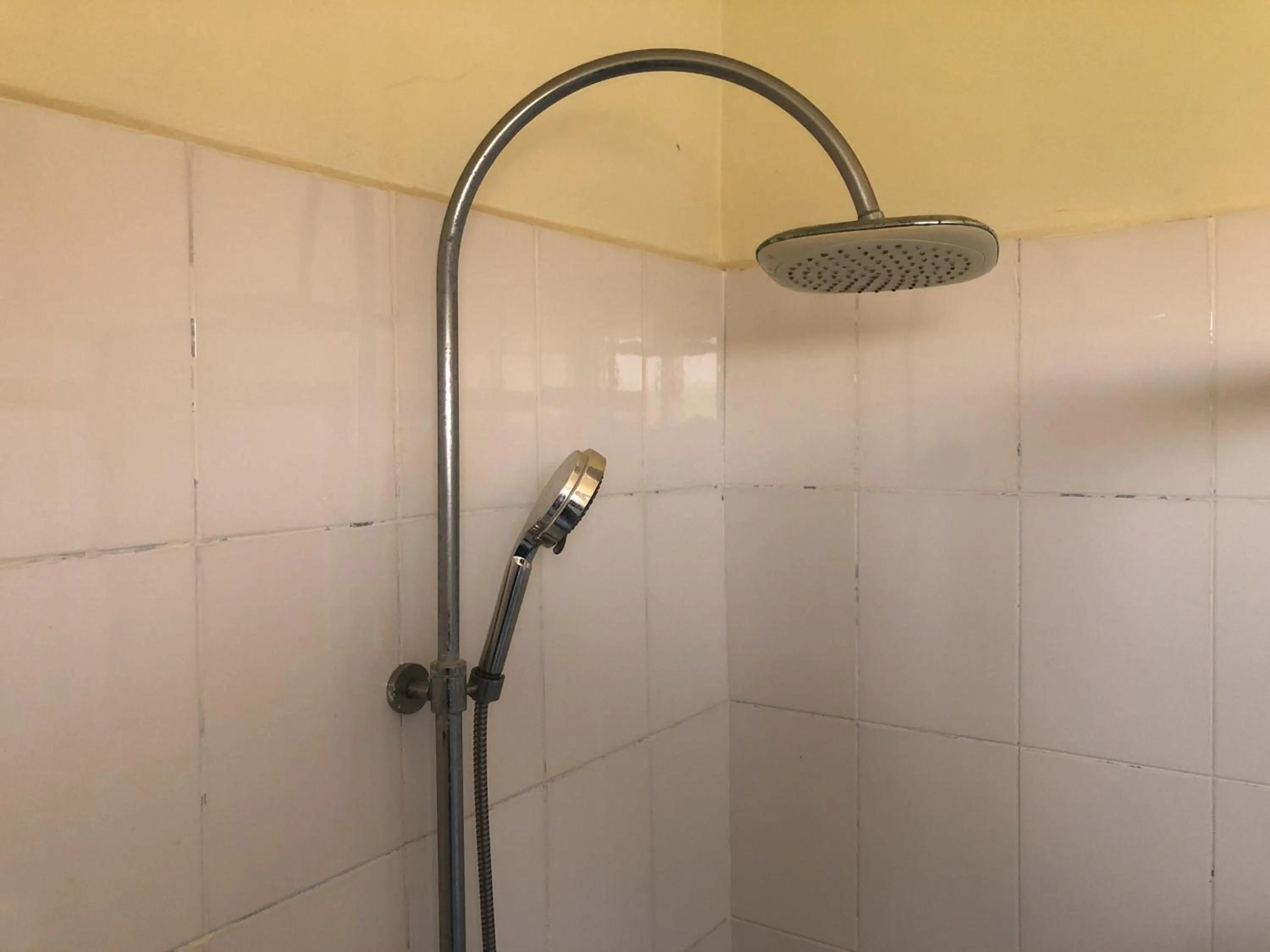 Hotel Bar Restaurant Emergency 911 STO LK GROUP