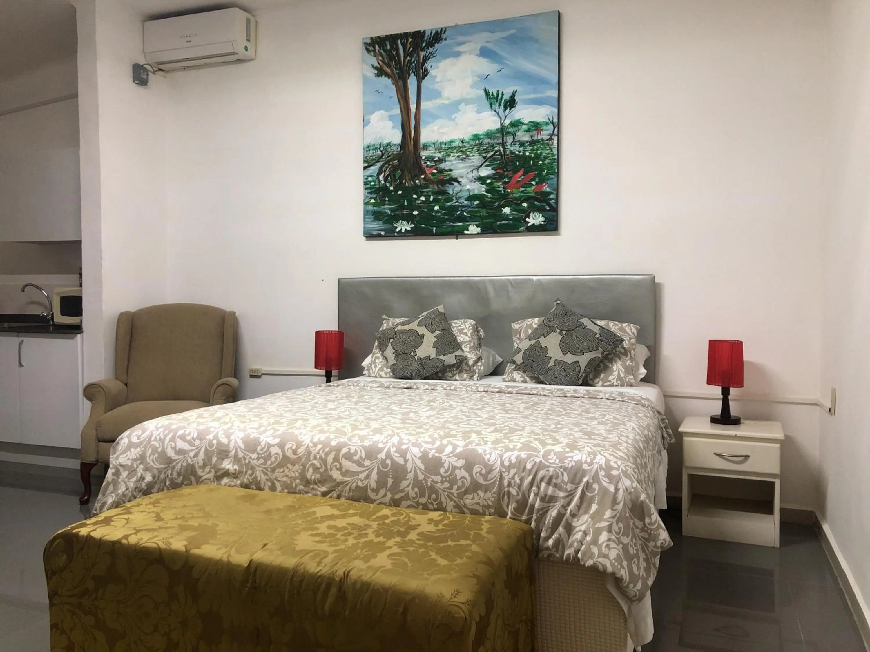 Bed in Hotel Bar Restaurant Emergency 911 STO LK GROUP