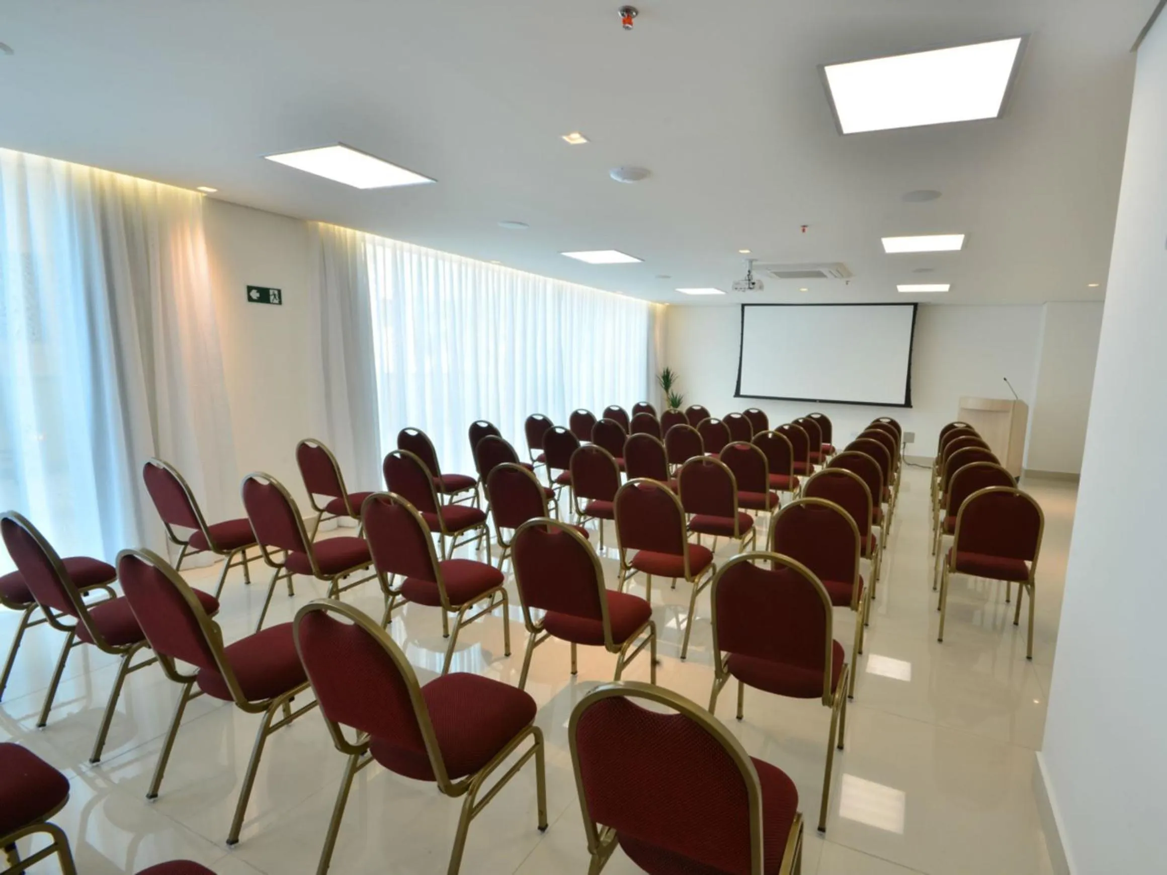 Banquet/Function facilities in IT Itabira Hotel