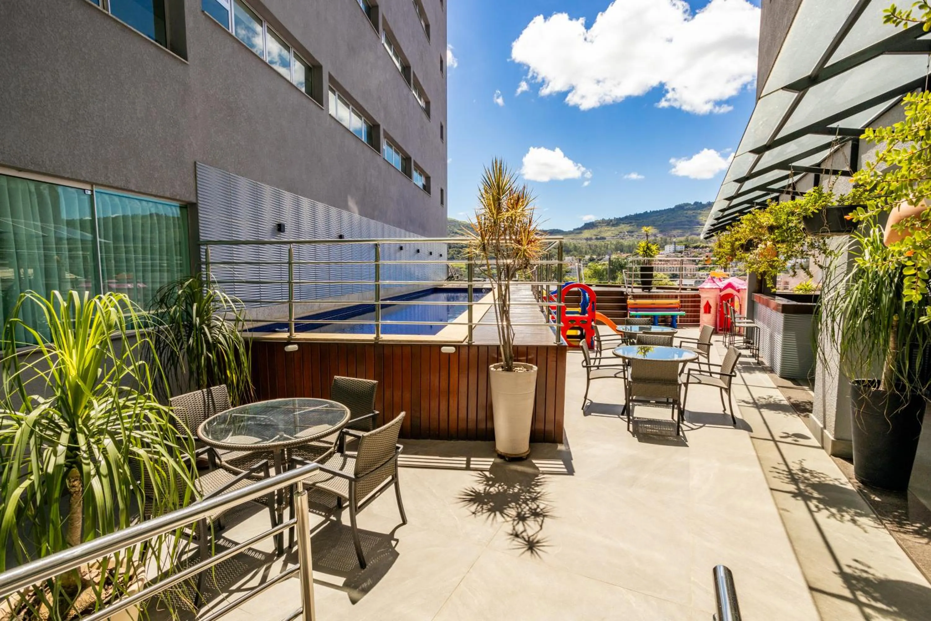 Seating area in IT Itabira Hotel