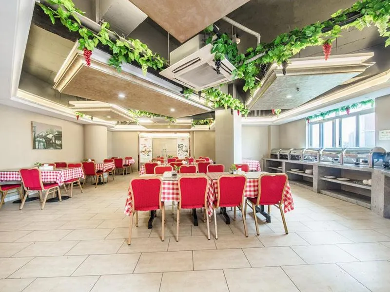 Vienna Hotel Shiqiao Metro Station