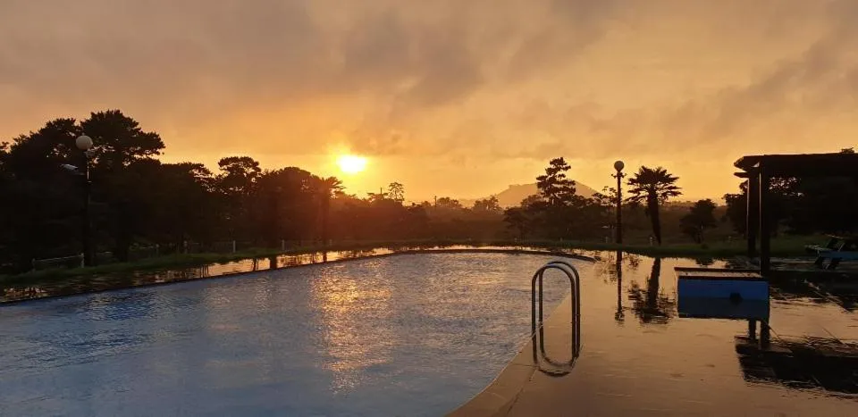 Swimming pool in Hi Jeju Hotel