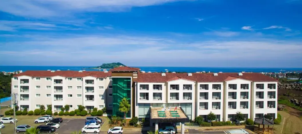 Property building in Hi Jeju Hotel Property building in Hi Jeju Hotel